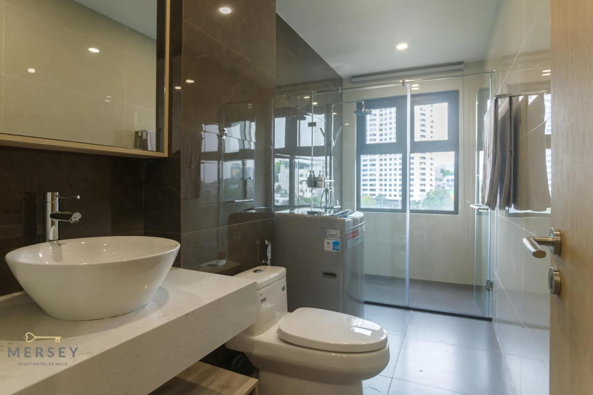 Shower in Mersey Central Hanoi Apart'Hotel