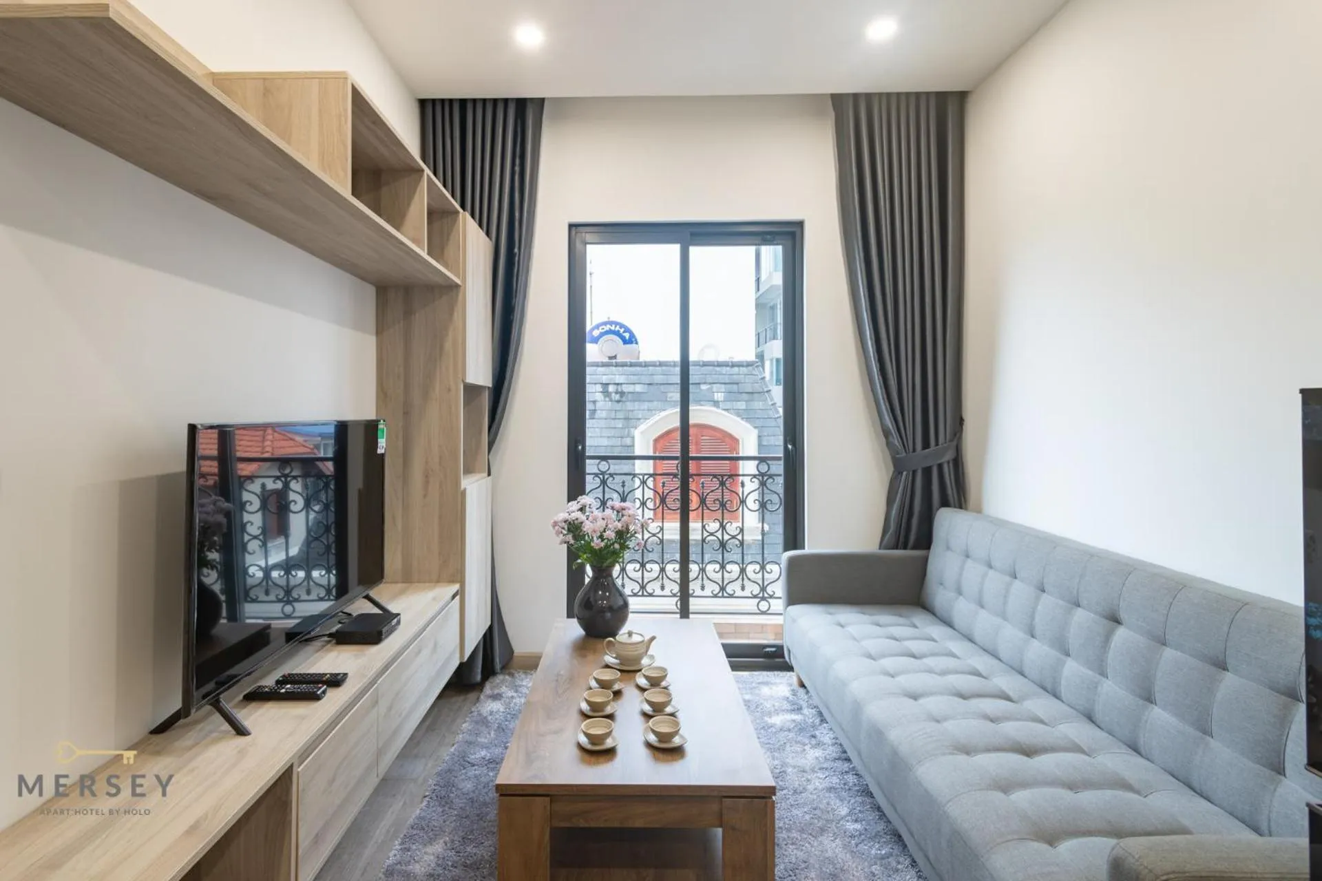 Communal lounge/ TV room in Mersey Central Hanoi Apart'Hotel