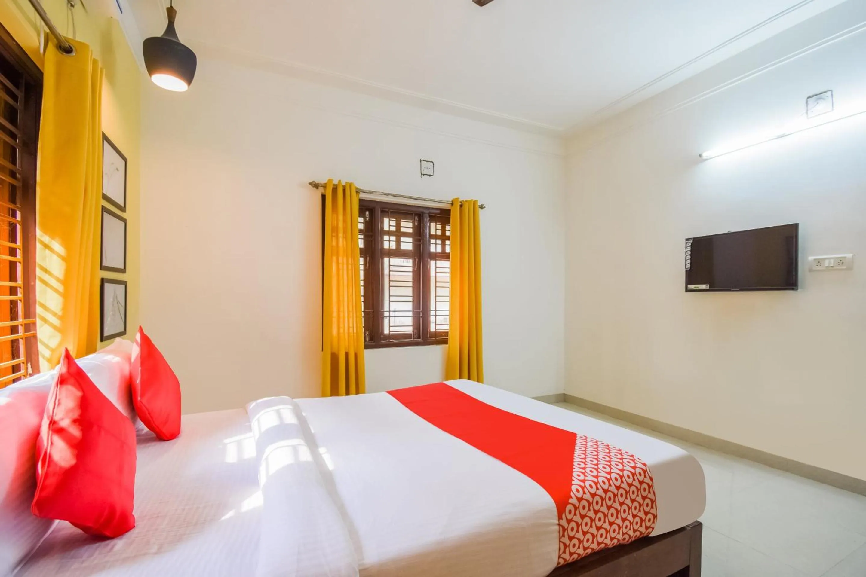 Bedroom, Bed in Hotel O Mks Inn