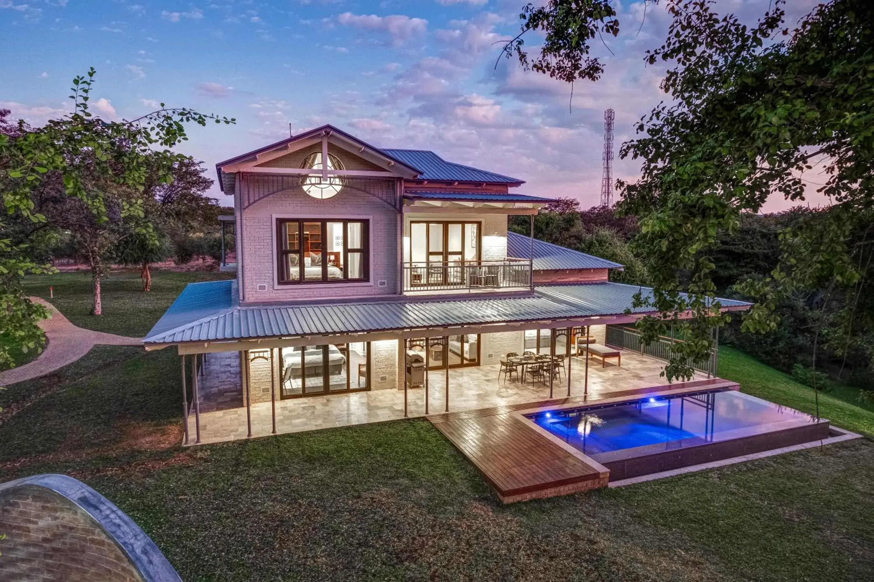 Three-Bedroom Villa in Palm River Hotel Three-Bedroom Villa in Palm River Hotel