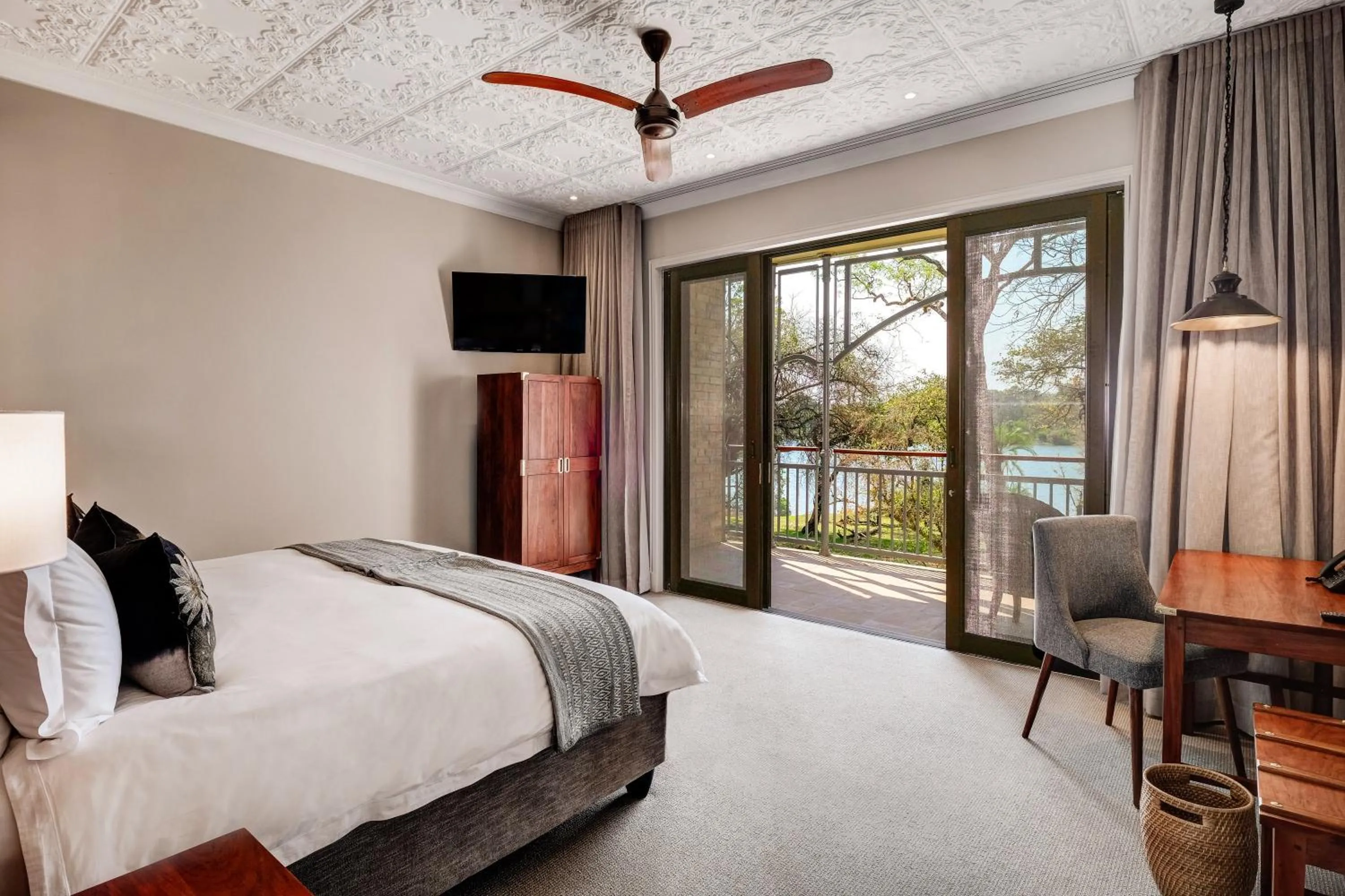 River view, Bed in Palm River Hotel