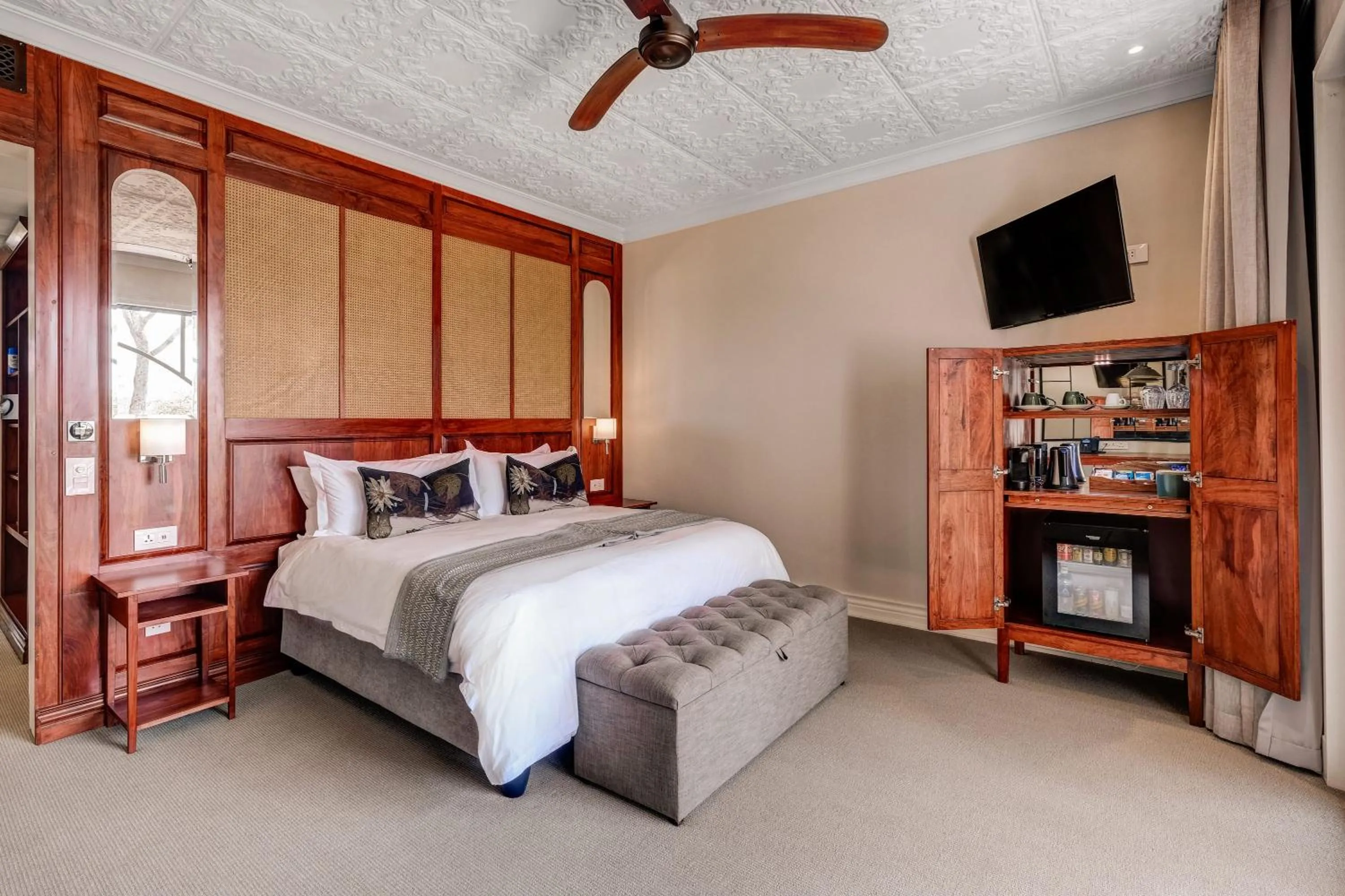 River view, Bed in Palm River Hotel