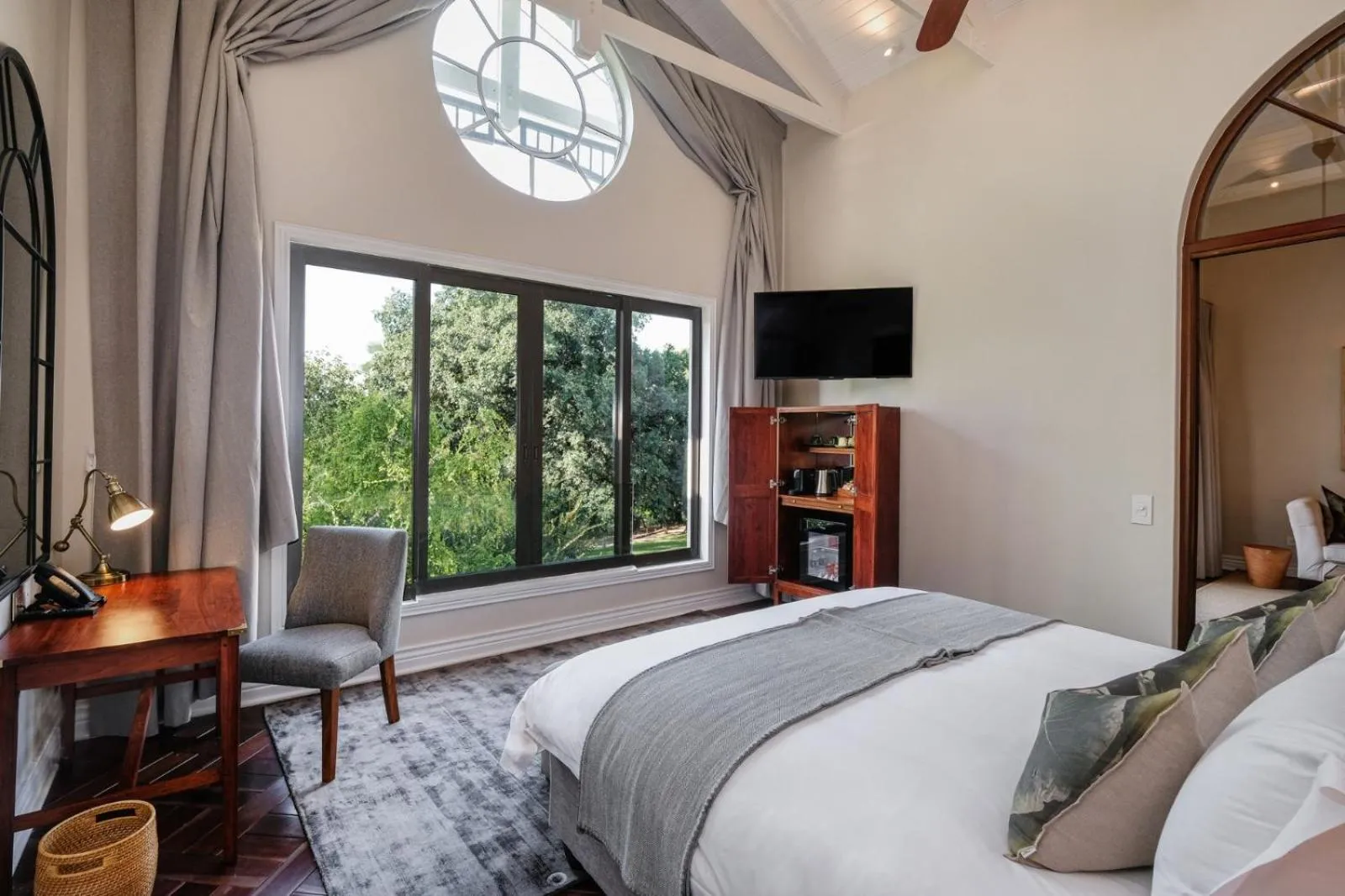 View (from property/room), Bed in Palm River Hotel