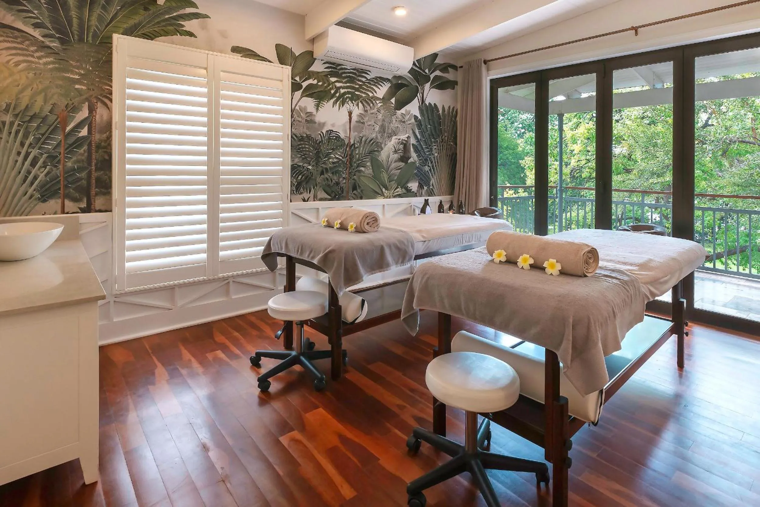 Spa and wellness centre/facilities, Bed in Palm River Hotel