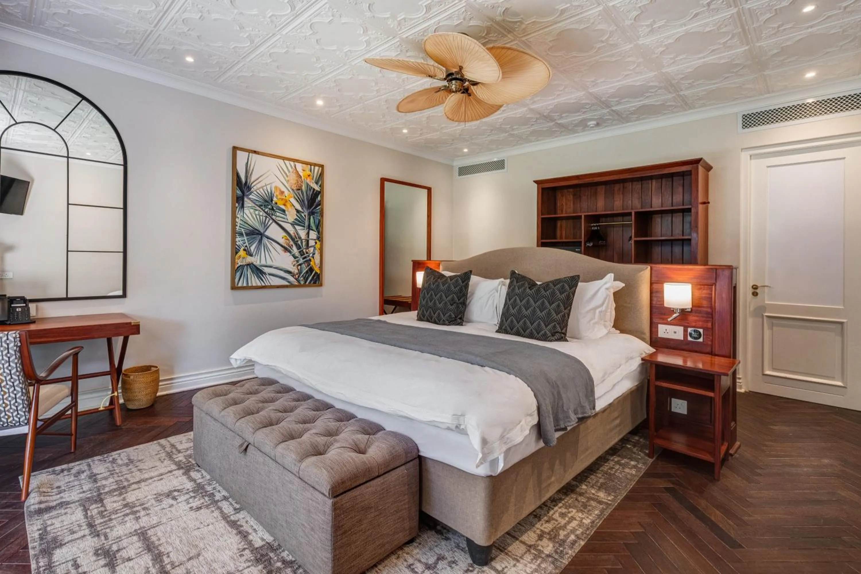 Bedroom, Bed in Palm River Hotel