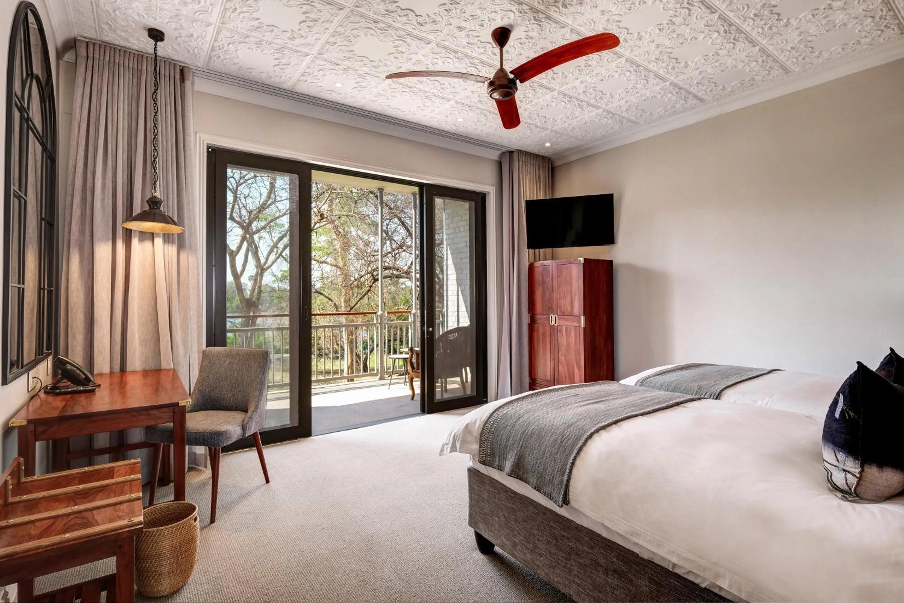 River view, Bed in Palm River Hotel