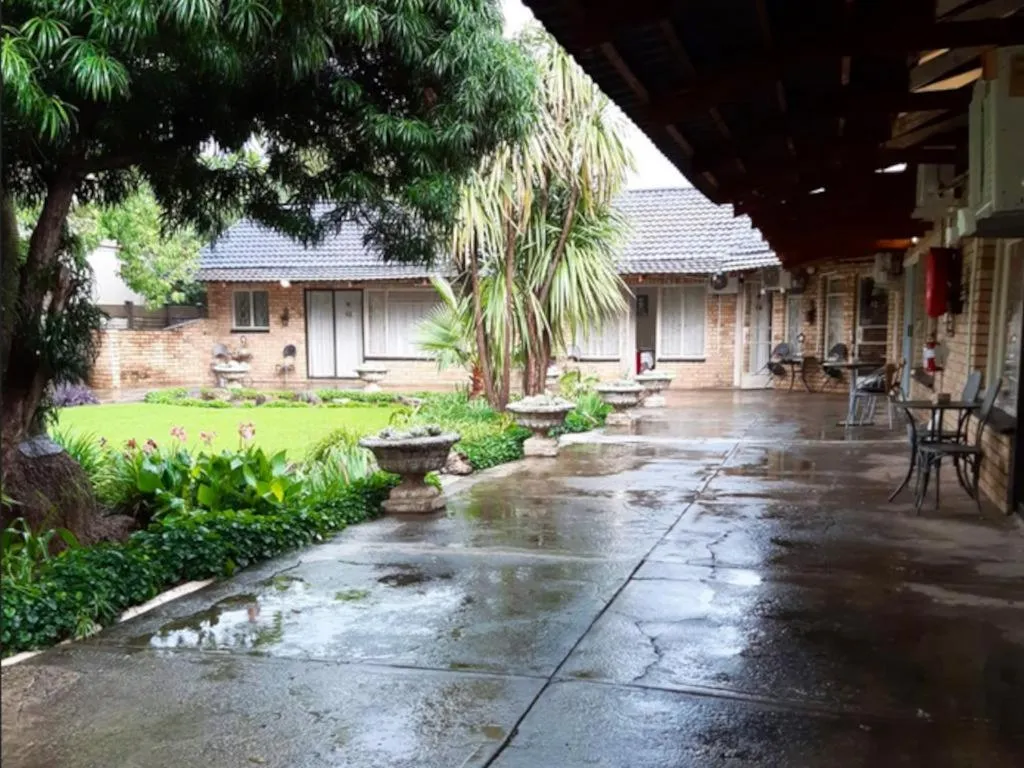 Patio in Palms Lodge