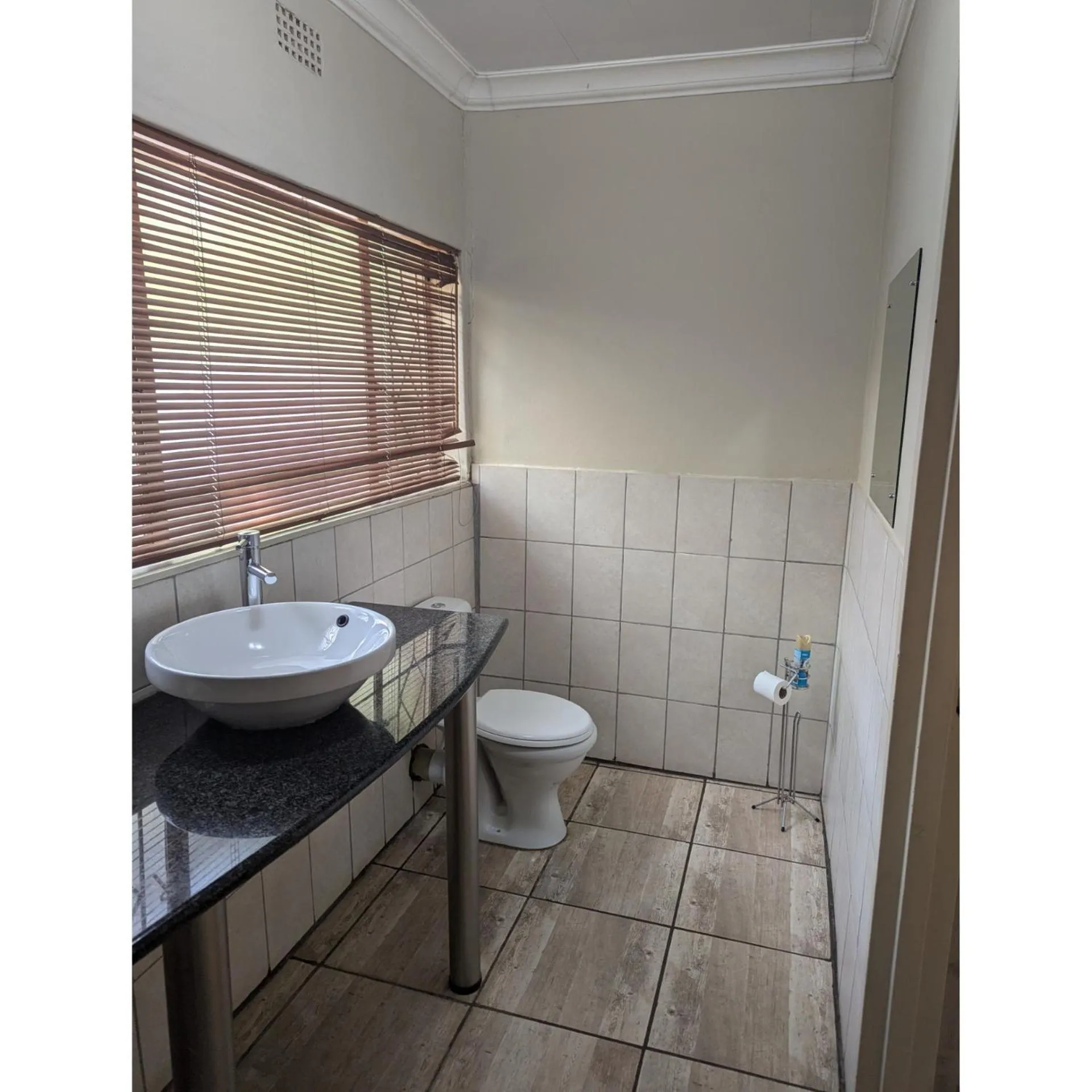 Bathroom in Palms Lodge