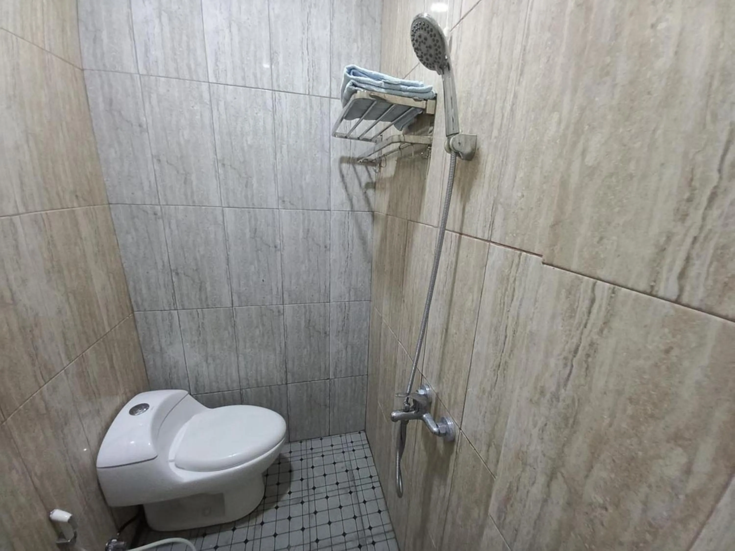 Bathroom in Sky In Homestay Syariah near RSUD Sogaten RedPartner