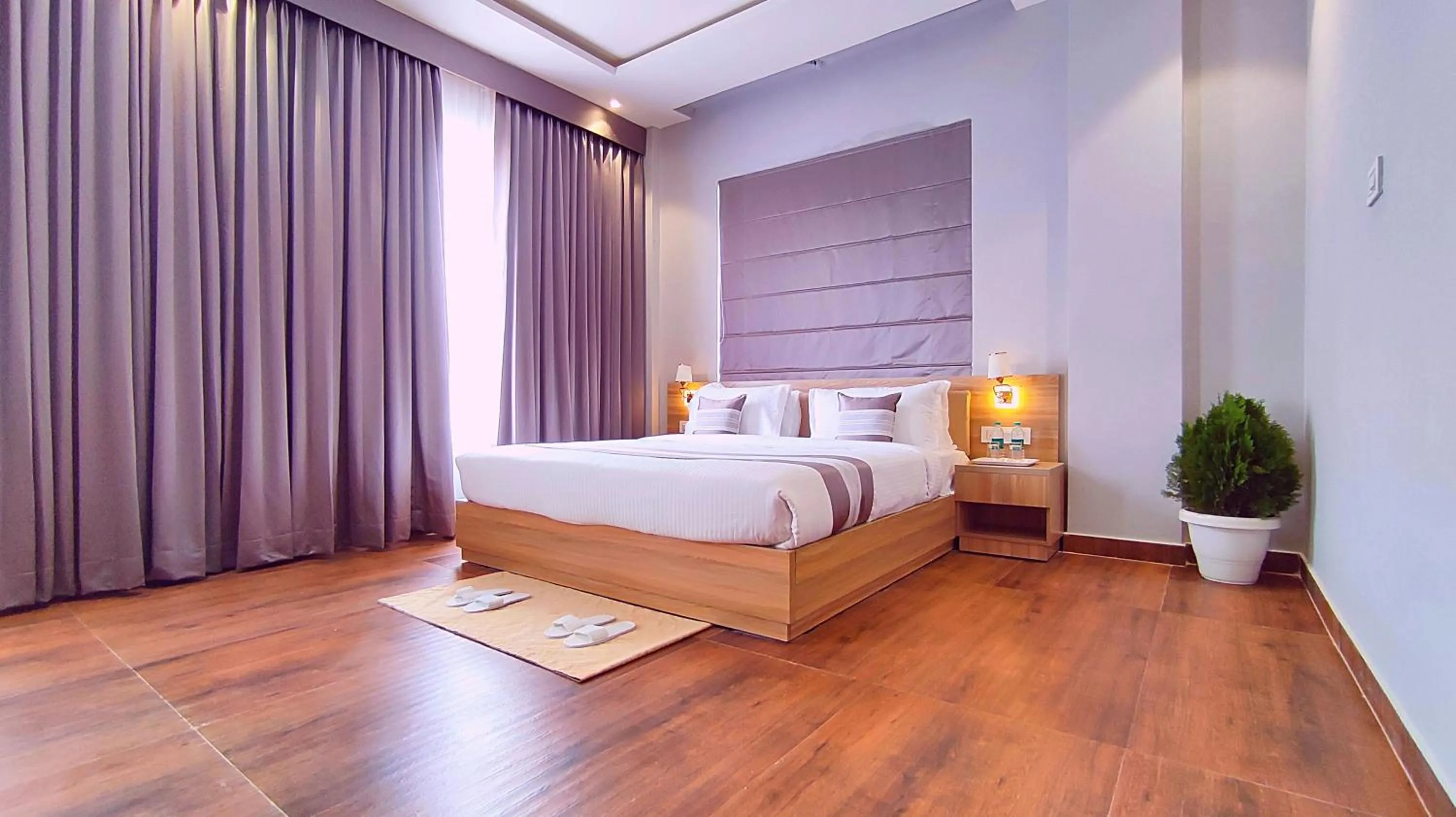 Bedroom, Bed in ShriGo Hotel Nathdwara