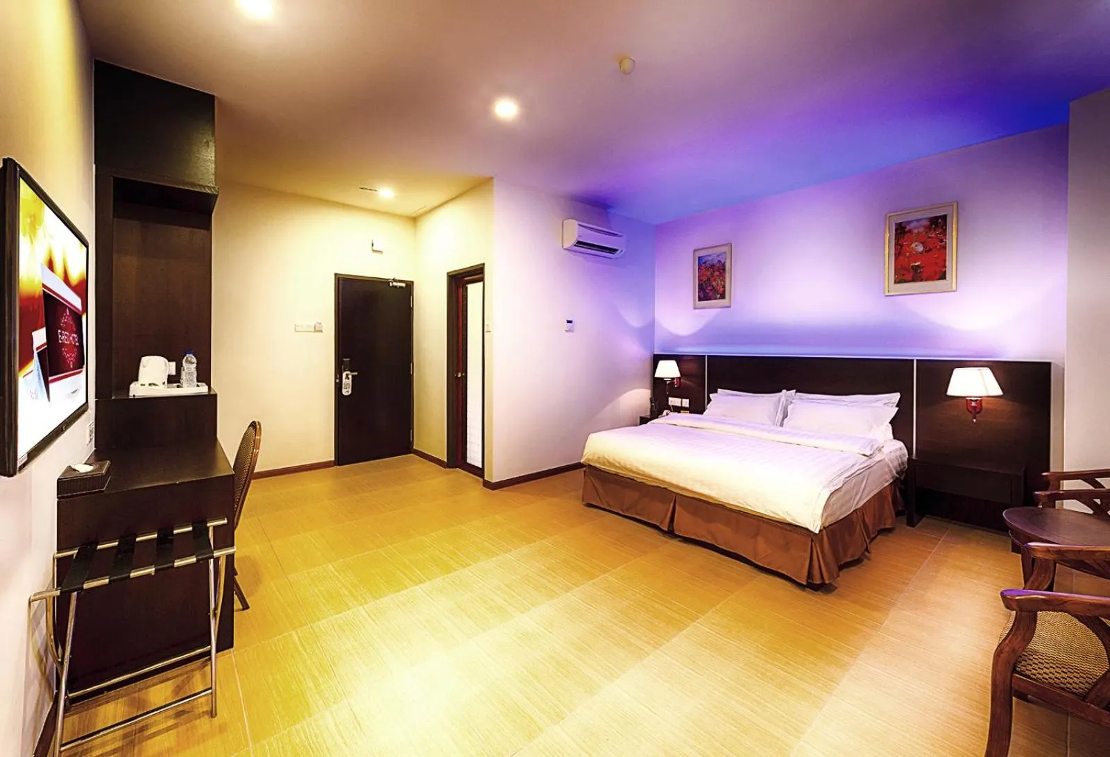 Bedroom, Bed in ERNES Hotel Alma Bukit Mertajam