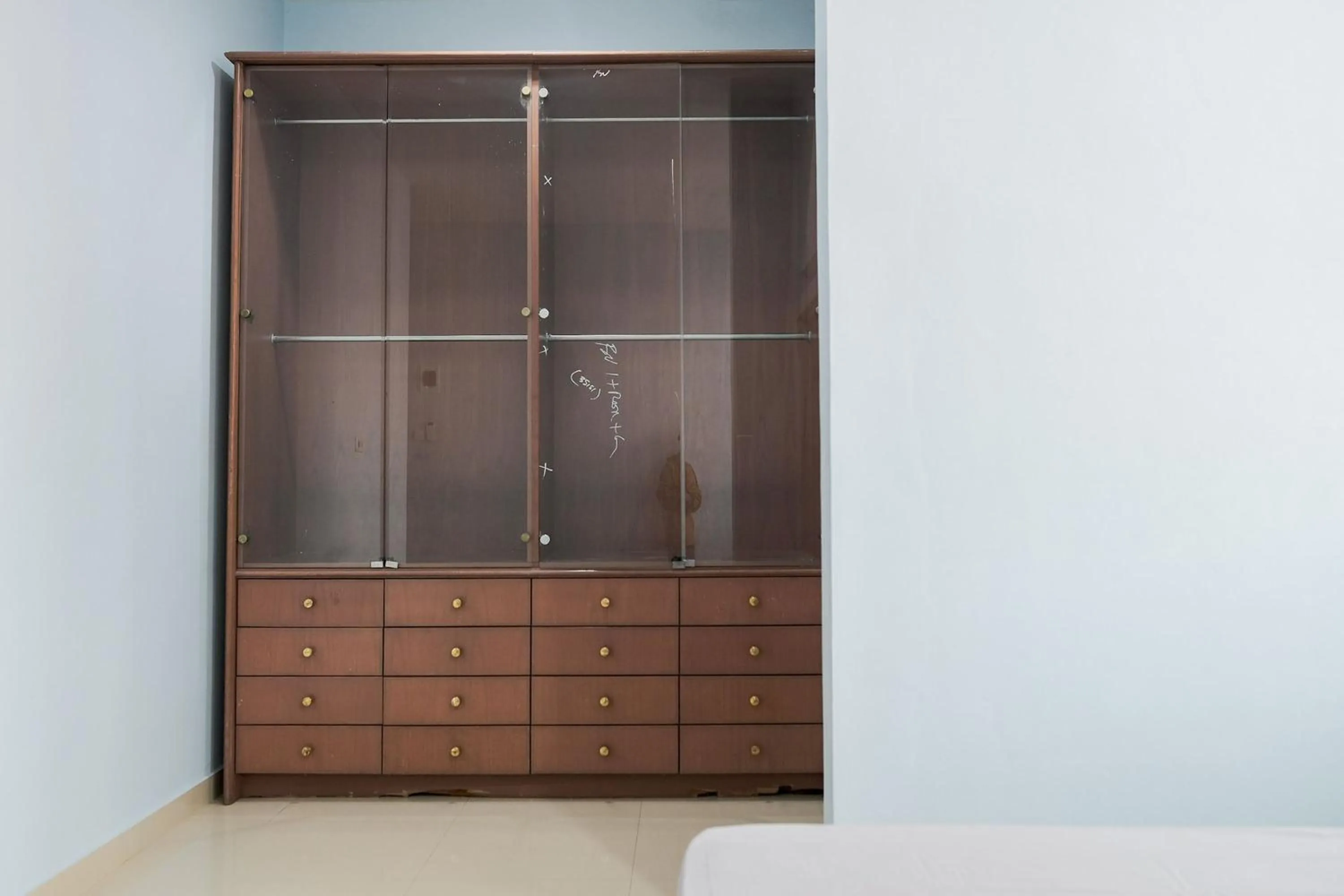 Bedroom in KoolKost Syariah near Green Pramuka Square Mall - Minimal Stay 6 Nights