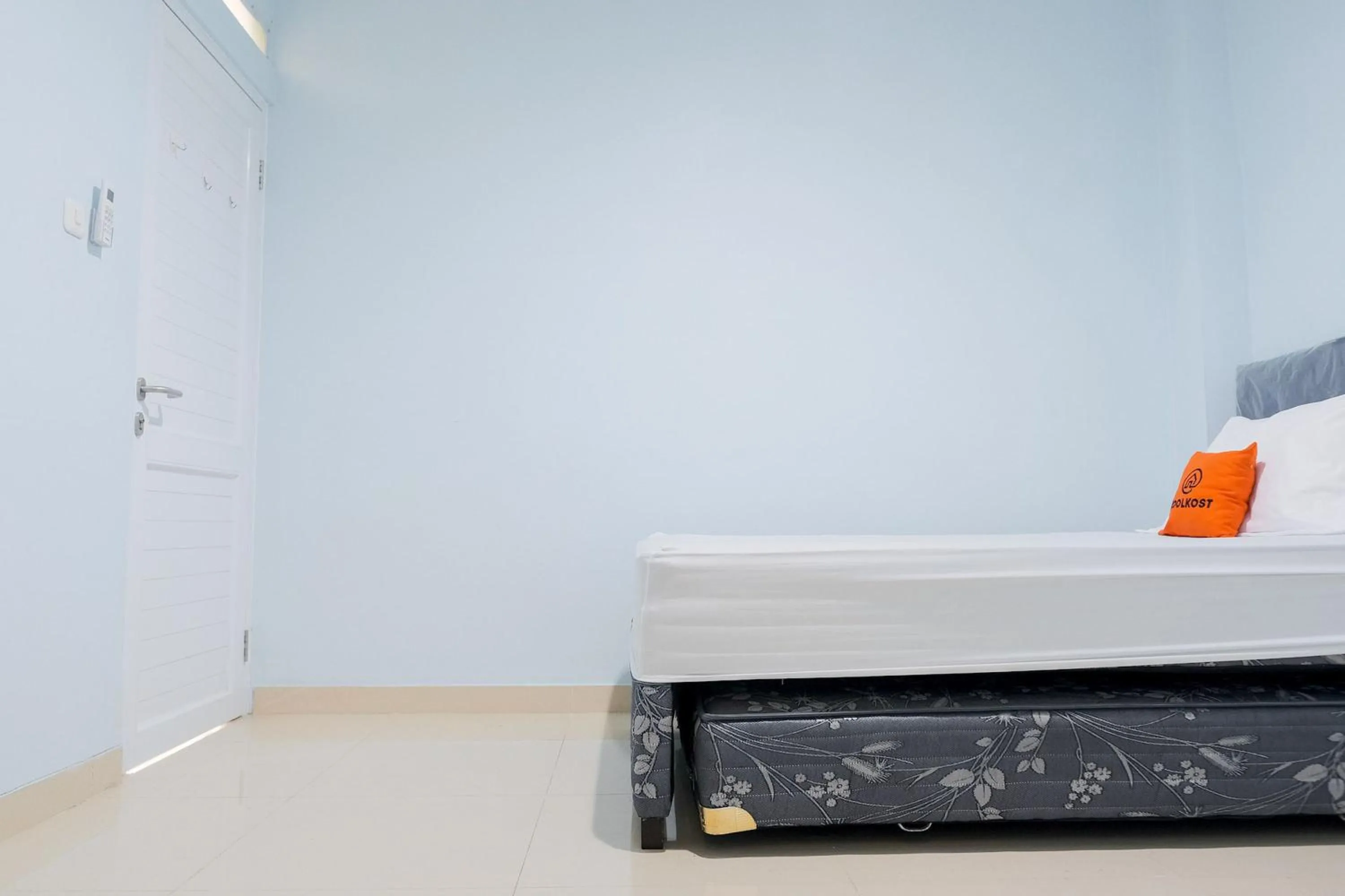 Bedroom, Bed in KoolKost Syariah near Green Pramuka Square Mall - Minimal Stay 6 Nights