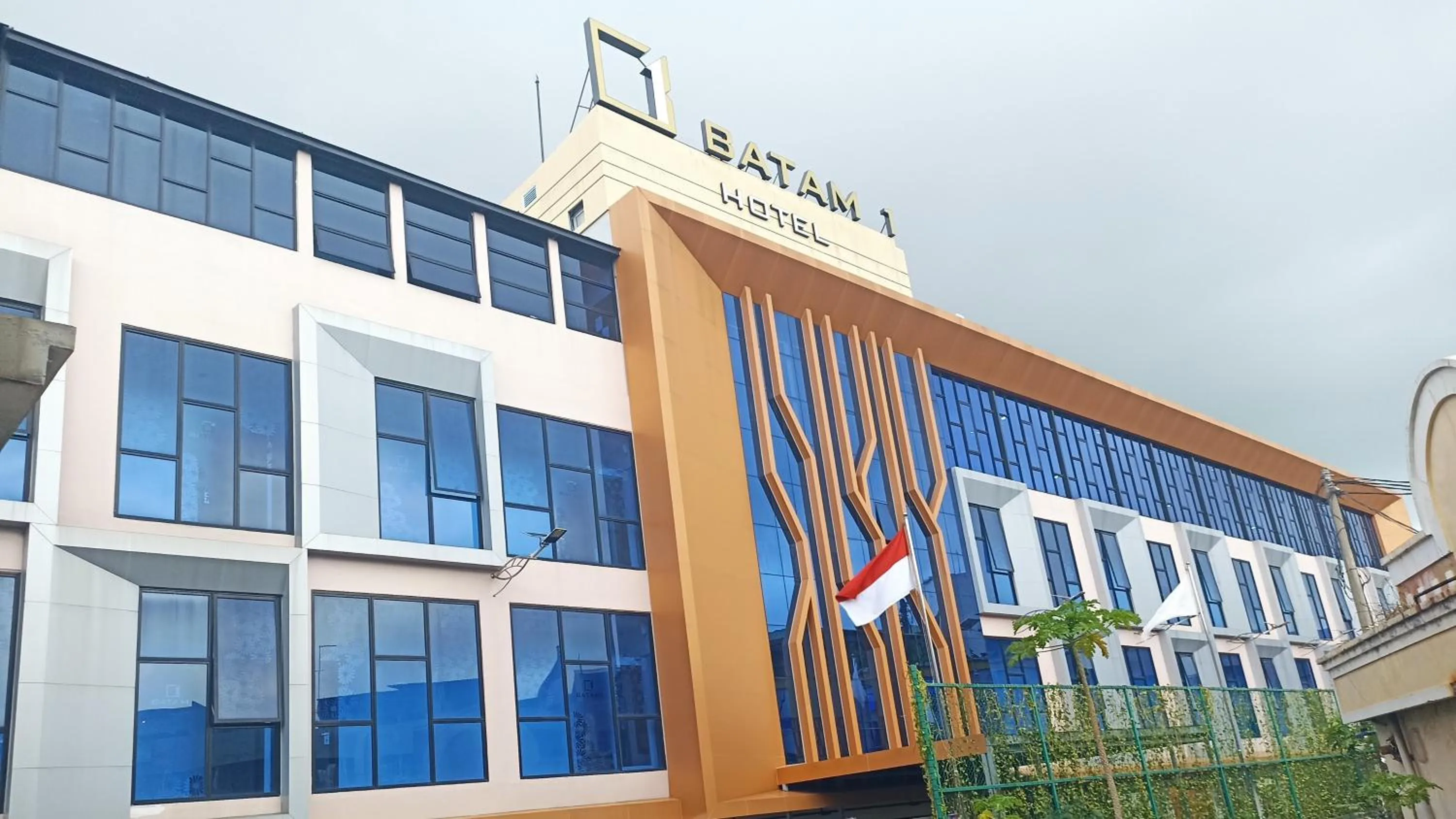 Property building in BATAM 1 HOTEL