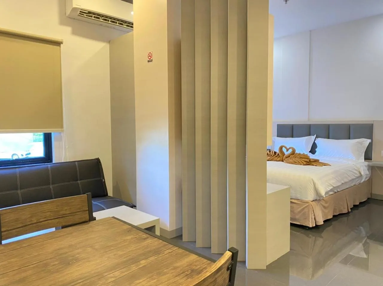 Living room, Bed in BATAM 1 HOTEL