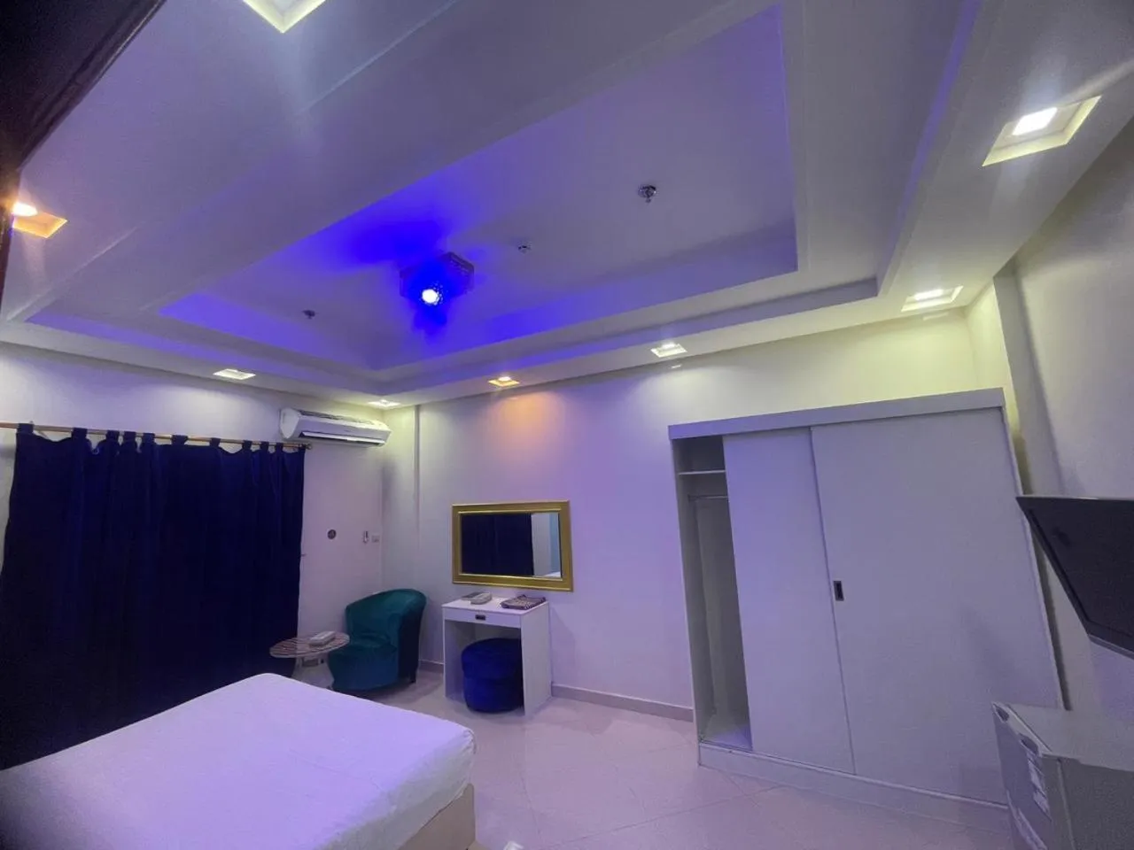 Bed in Golden Quba 1