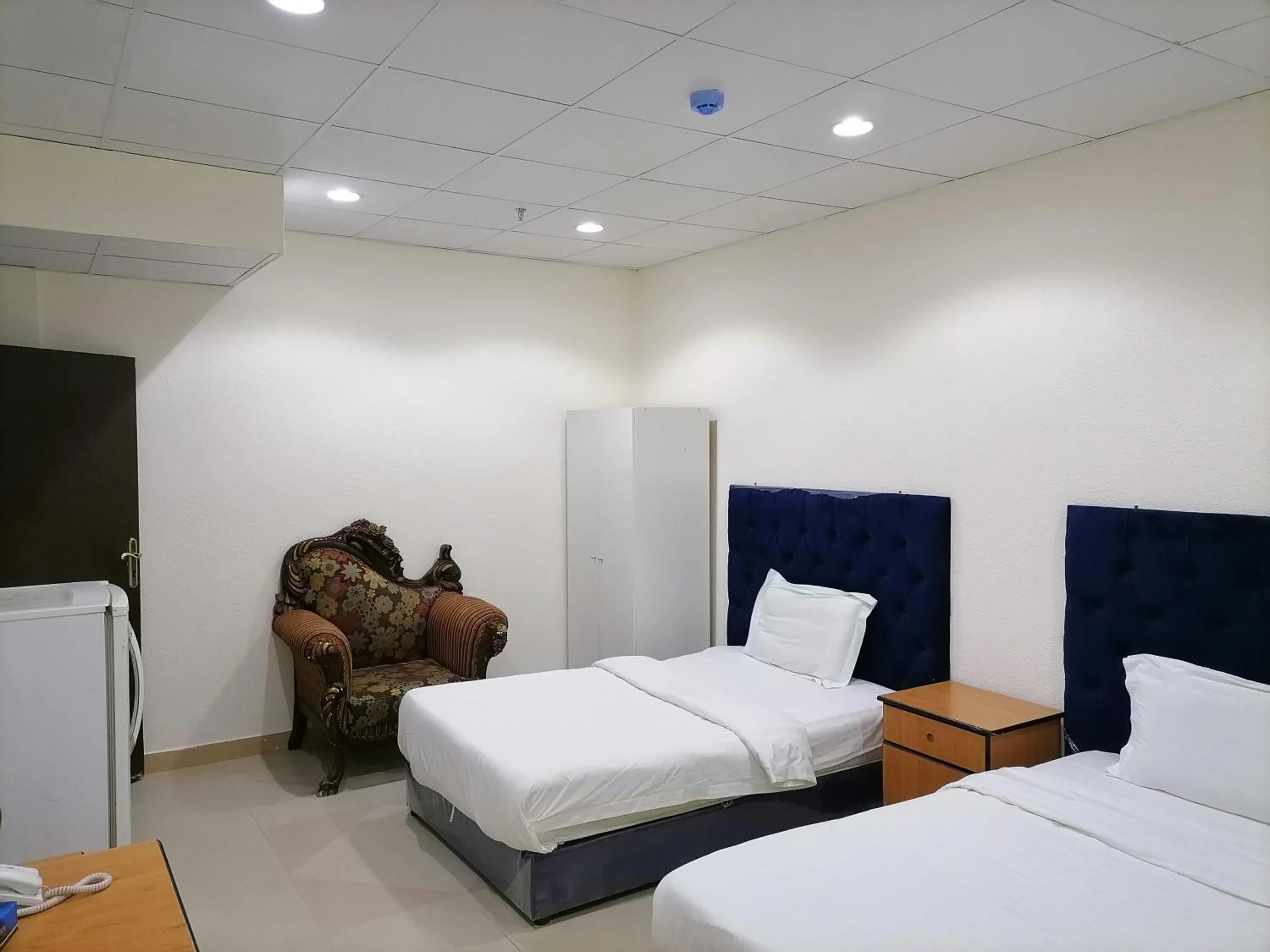 Photo of the whole room, Bed in Golden Quba 1