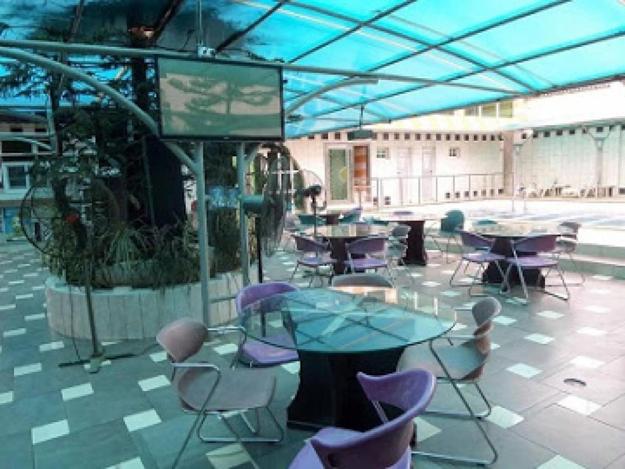 Restaurant/places to eat in Royal View Hotel and Suites - Standard