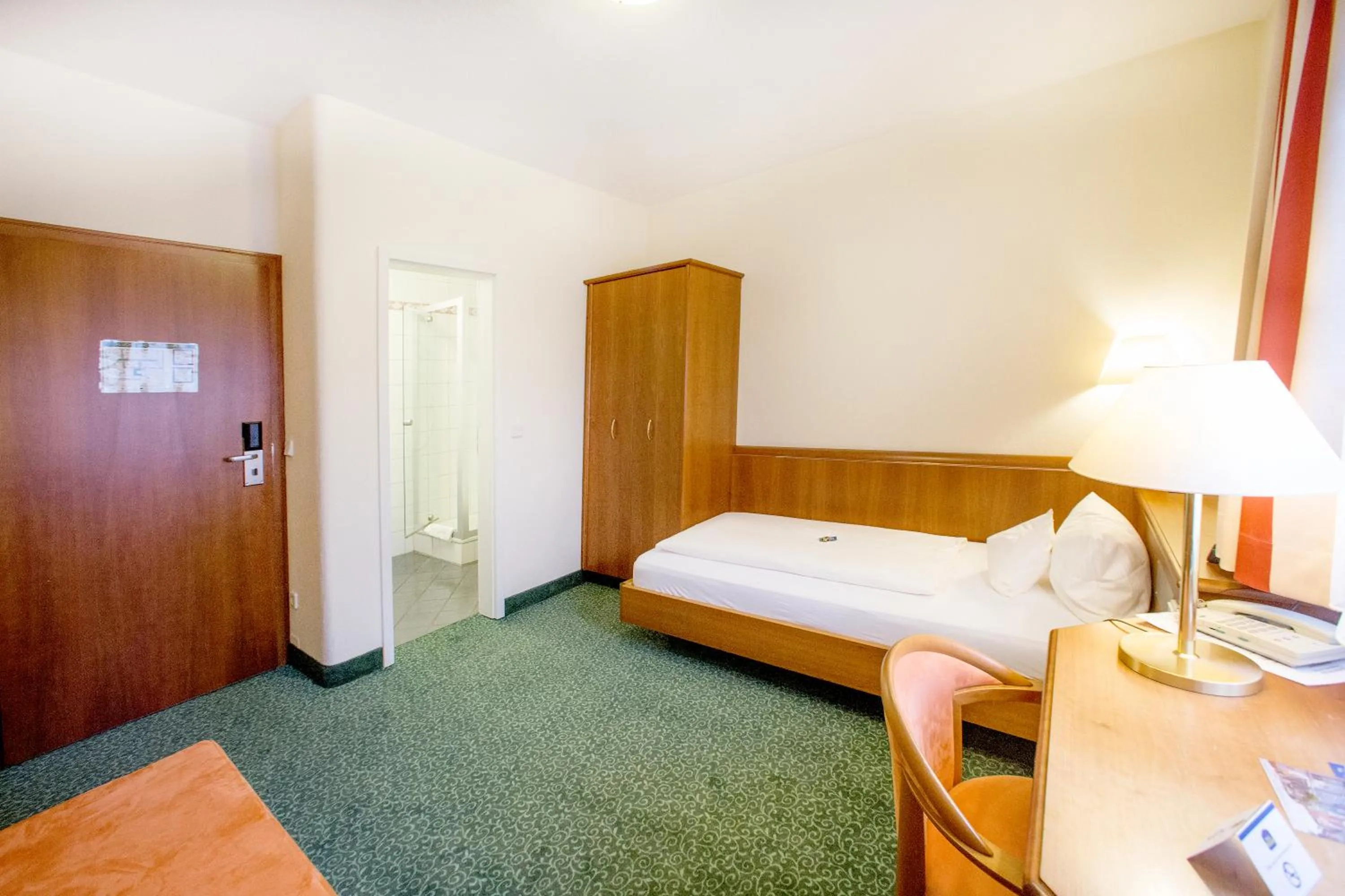 Bed in Hotel Weisses Lamm