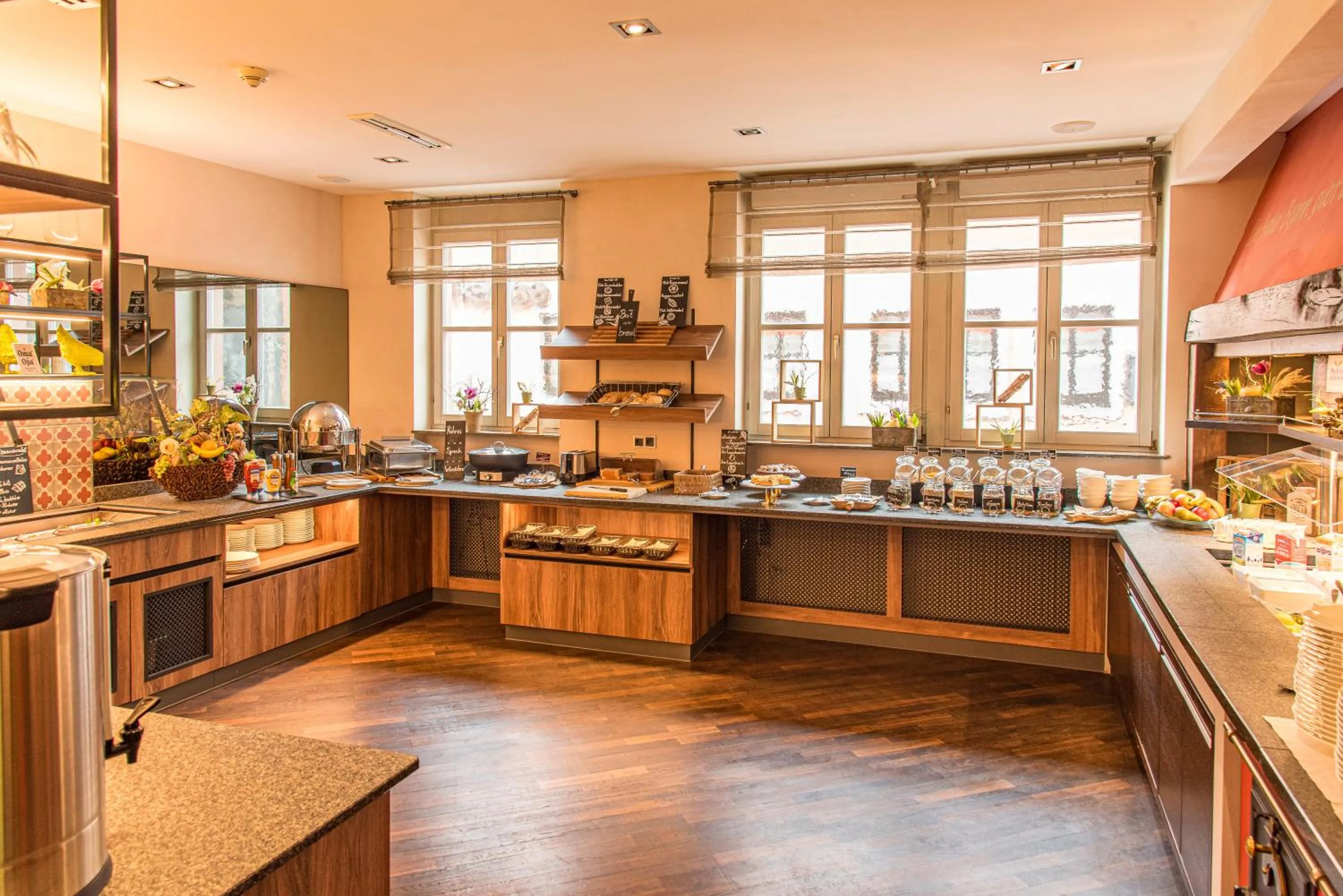 Buffet breakfast in Hotel Weisses Lamm