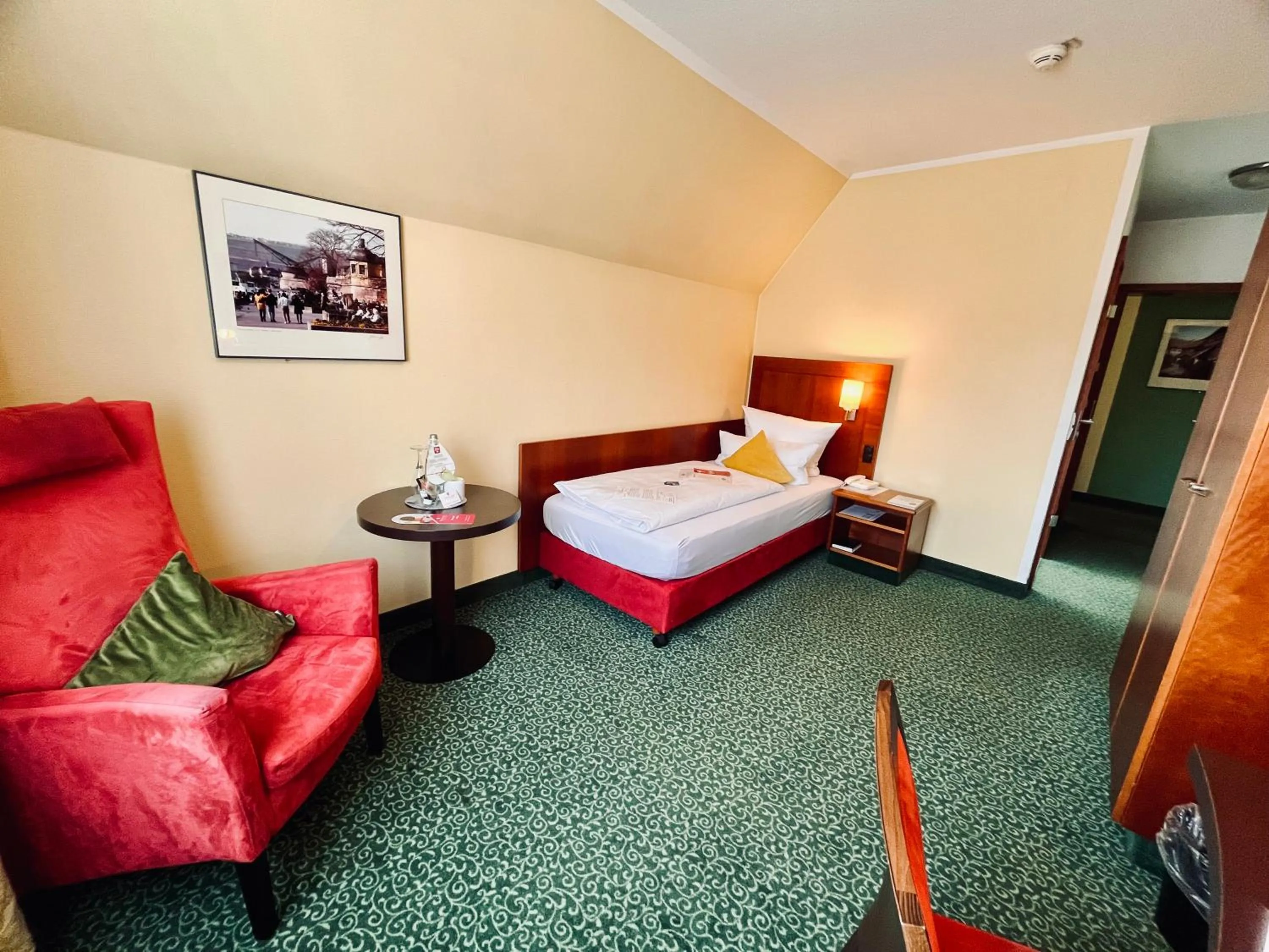 Bed in Hotel Weisses Lamm