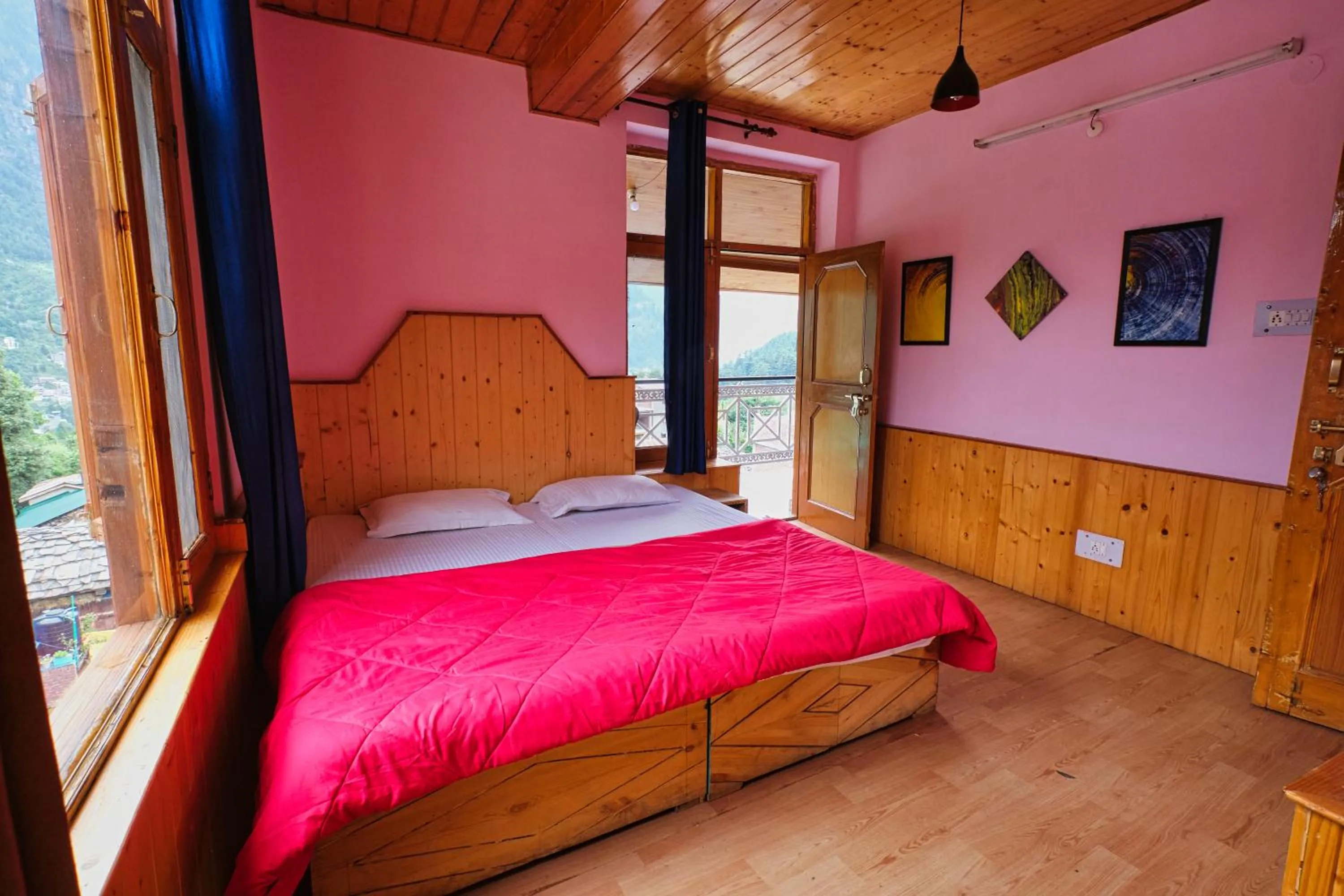 Bed in Voyageur Nest