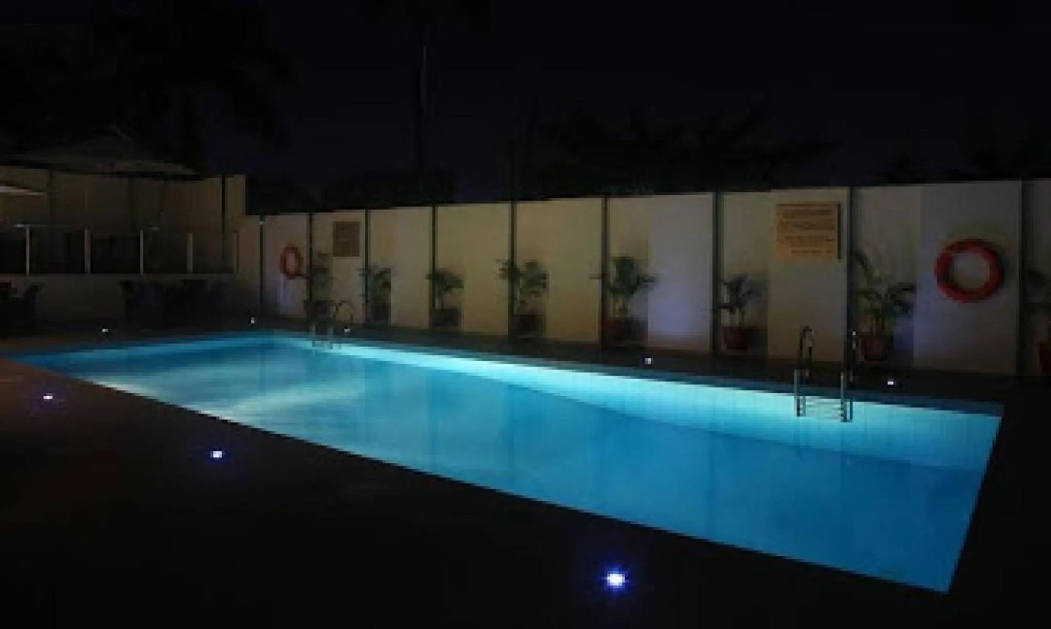 Swimming pool in The Sojourner by Genesis