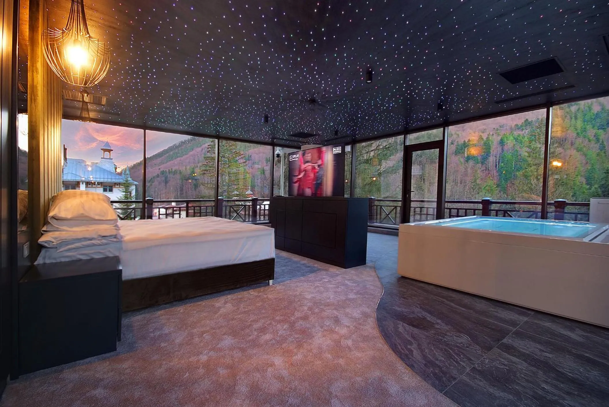 Photo of the whole room, Bed in COMPLEX PANORAMIC