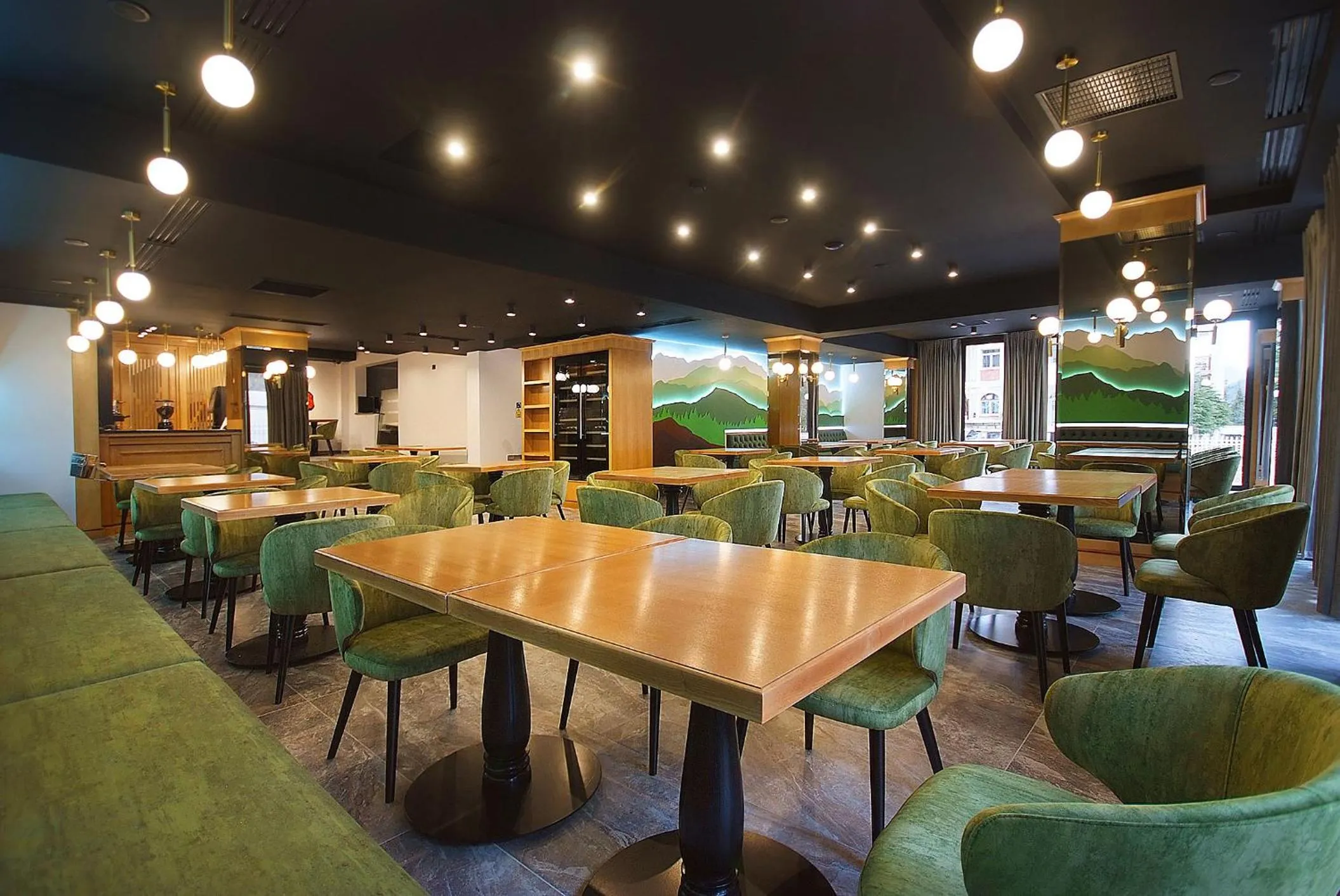 Restaurant/places to eat in COMPLEX PANORAMIC