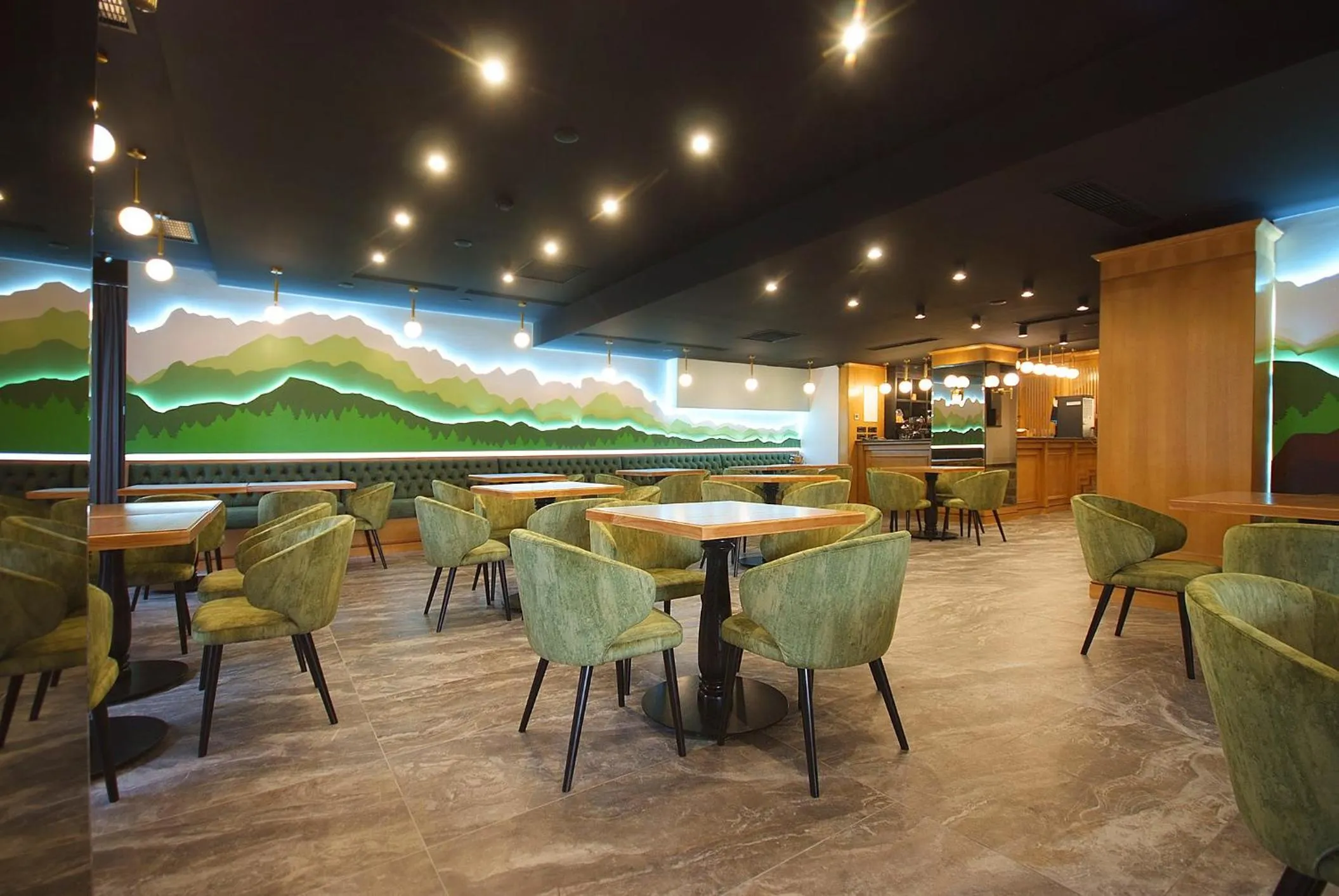 Restaurant/places to eat in COMPLEX PANORAMIC