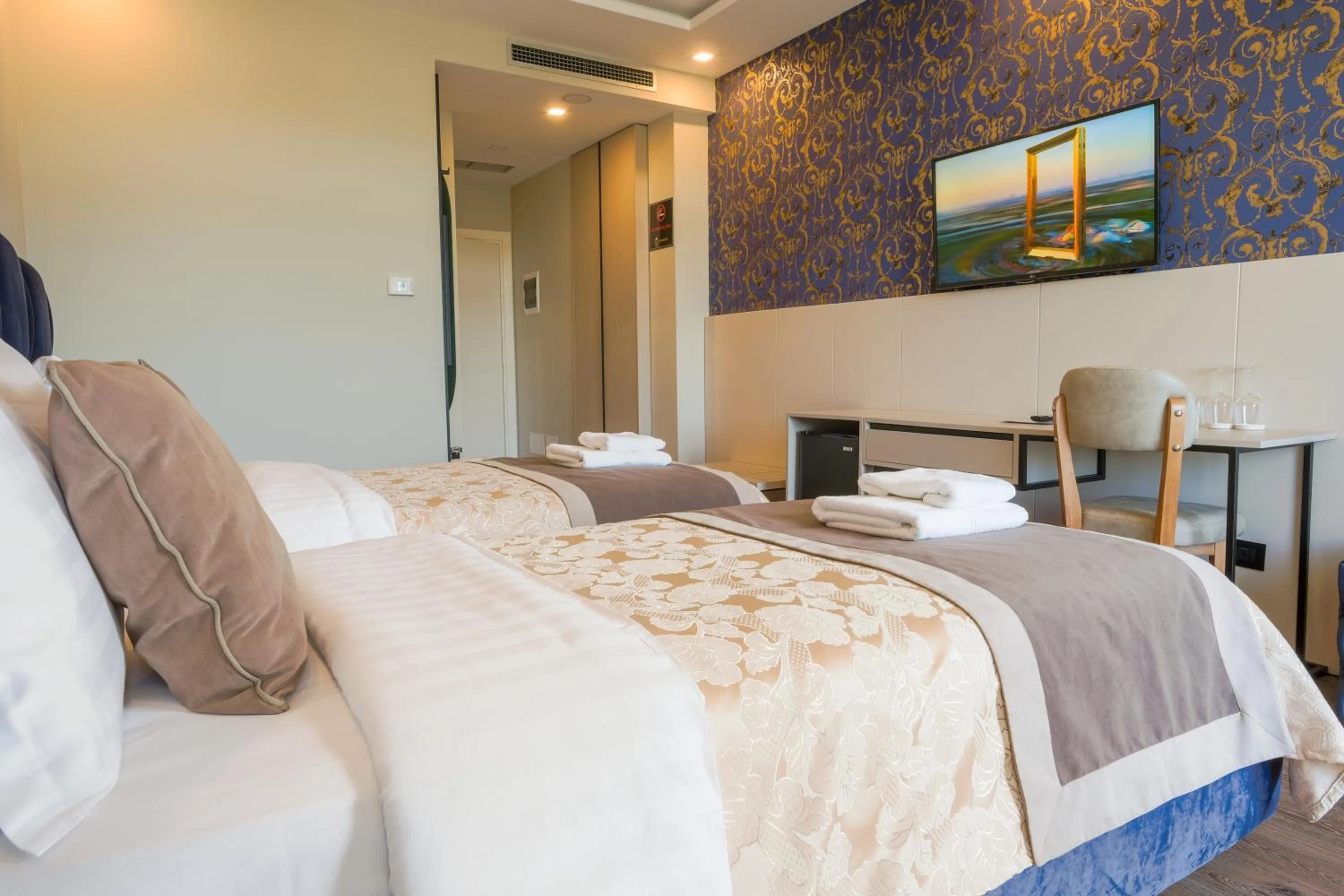 Bedroom, Bed in Royal East Resort