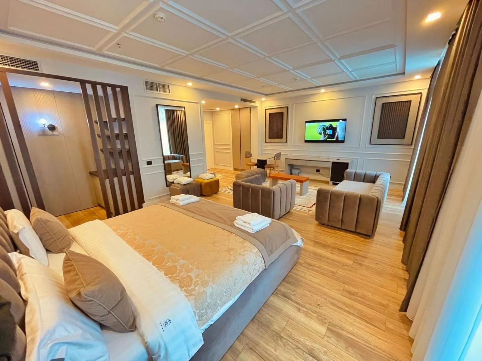 Photo of the whole room, Bed in Royal East Resort