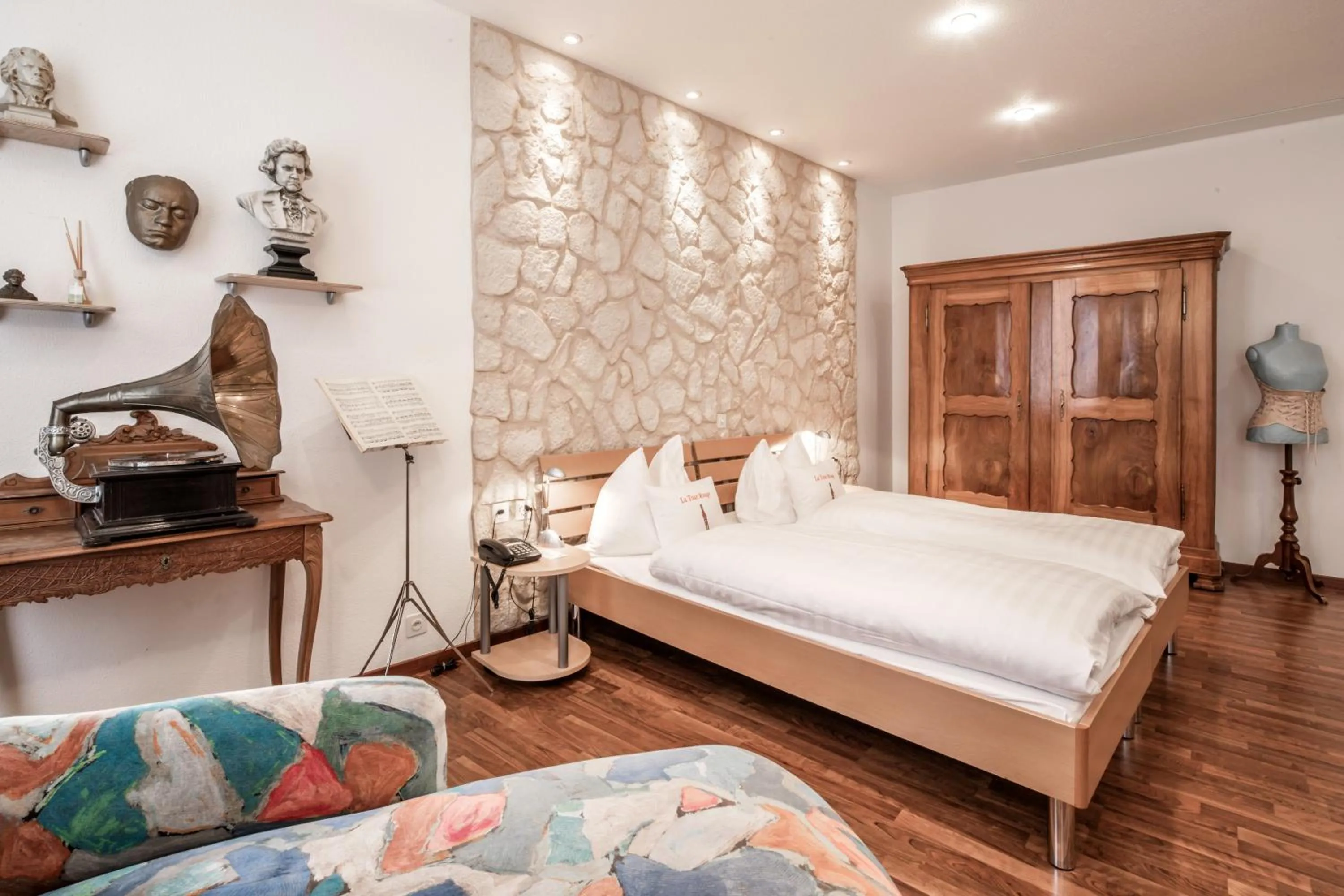 Bed in Hotel Roter Turm