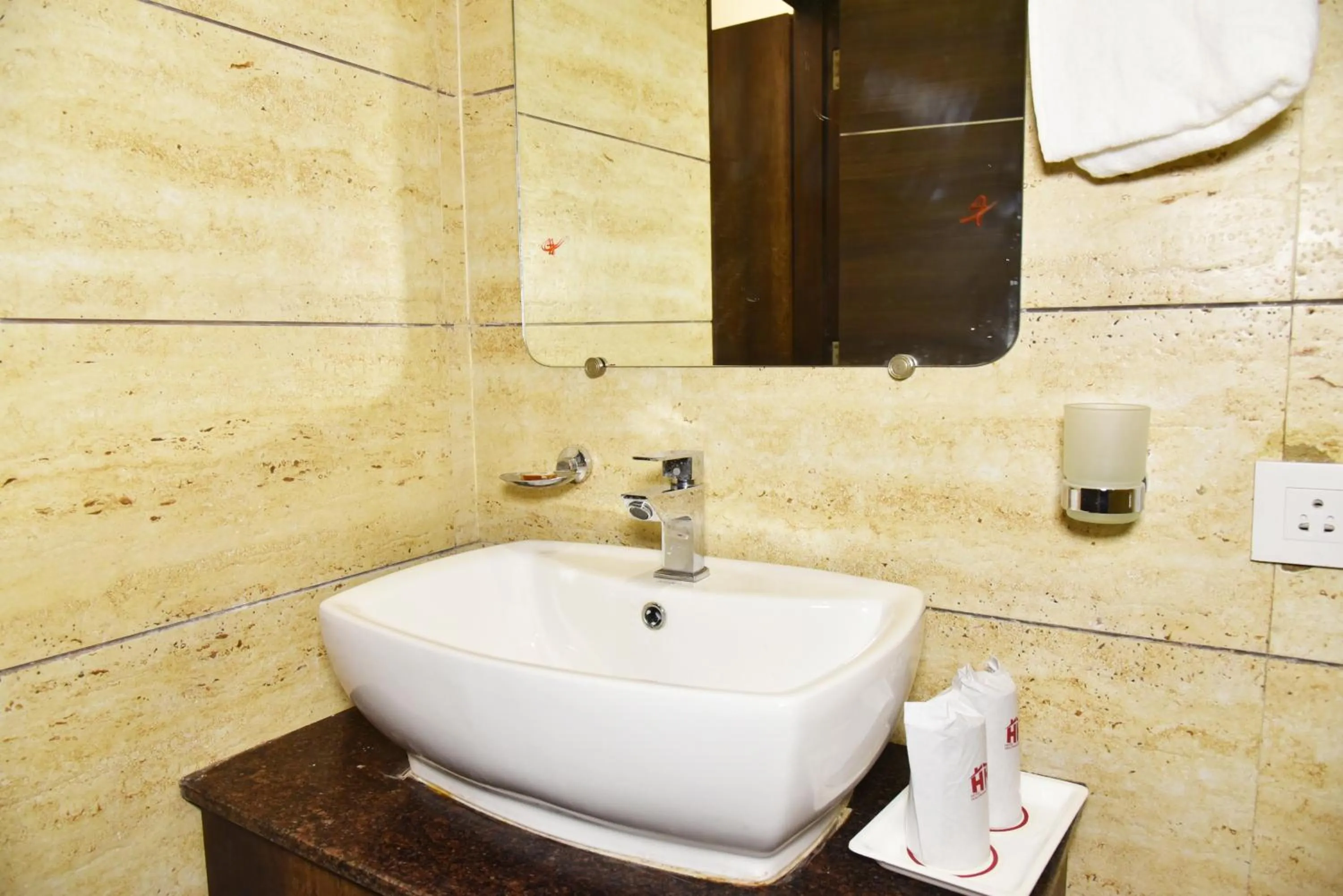 Hotel Hollywood Heights near Railway station