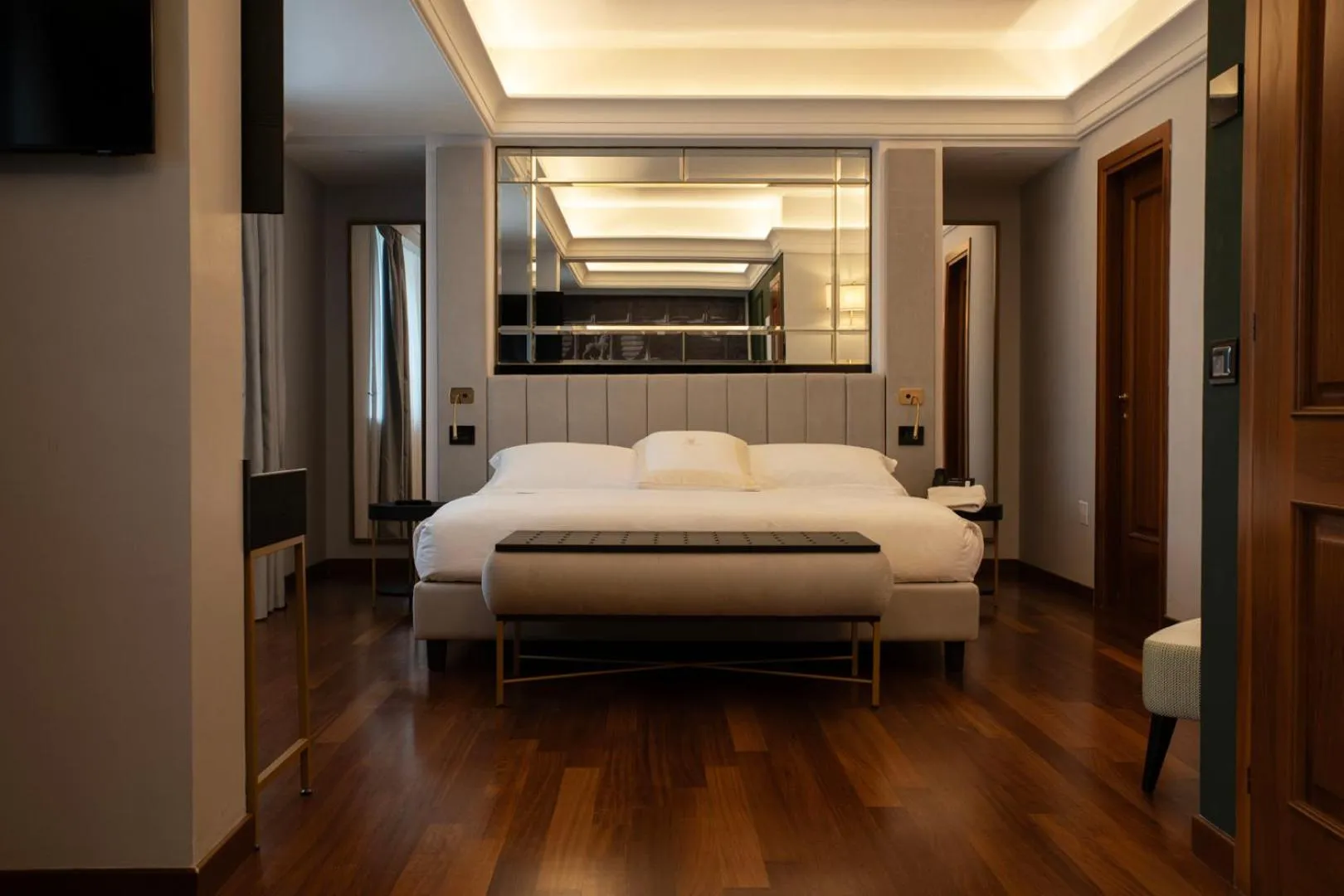 Bedroom, Bed in Hotel Niccolo' V - Terme dei Papi