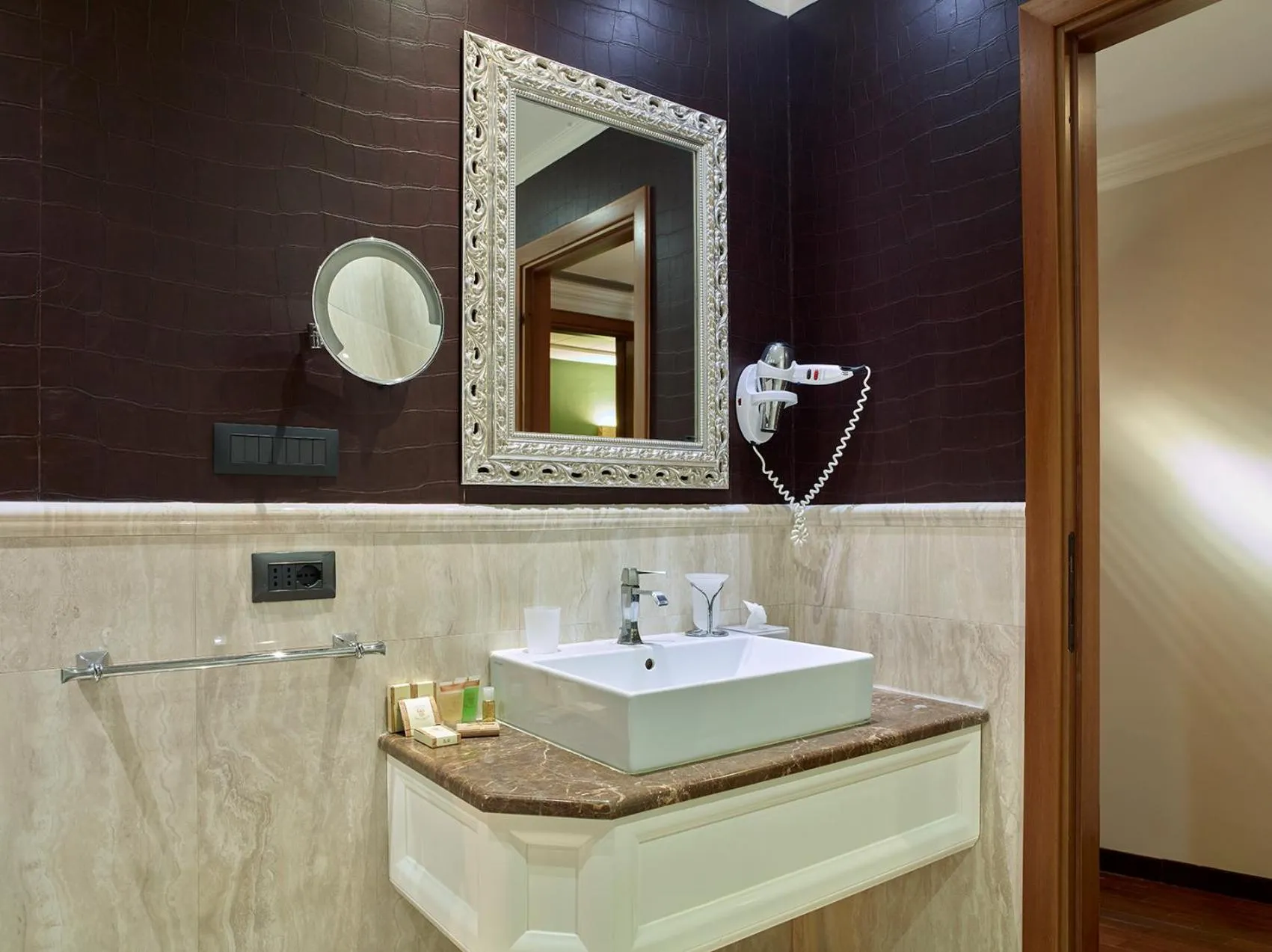 Bathroom in Hotel Niccolo' V - Terme dei Papi