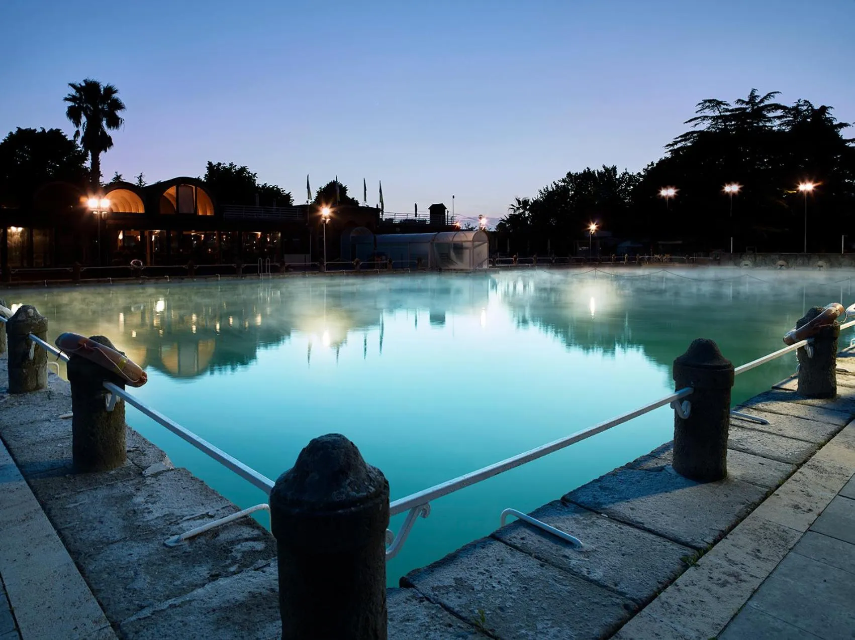 Swimming Pool in Hotel Niccolo' V - Terme dei Papi