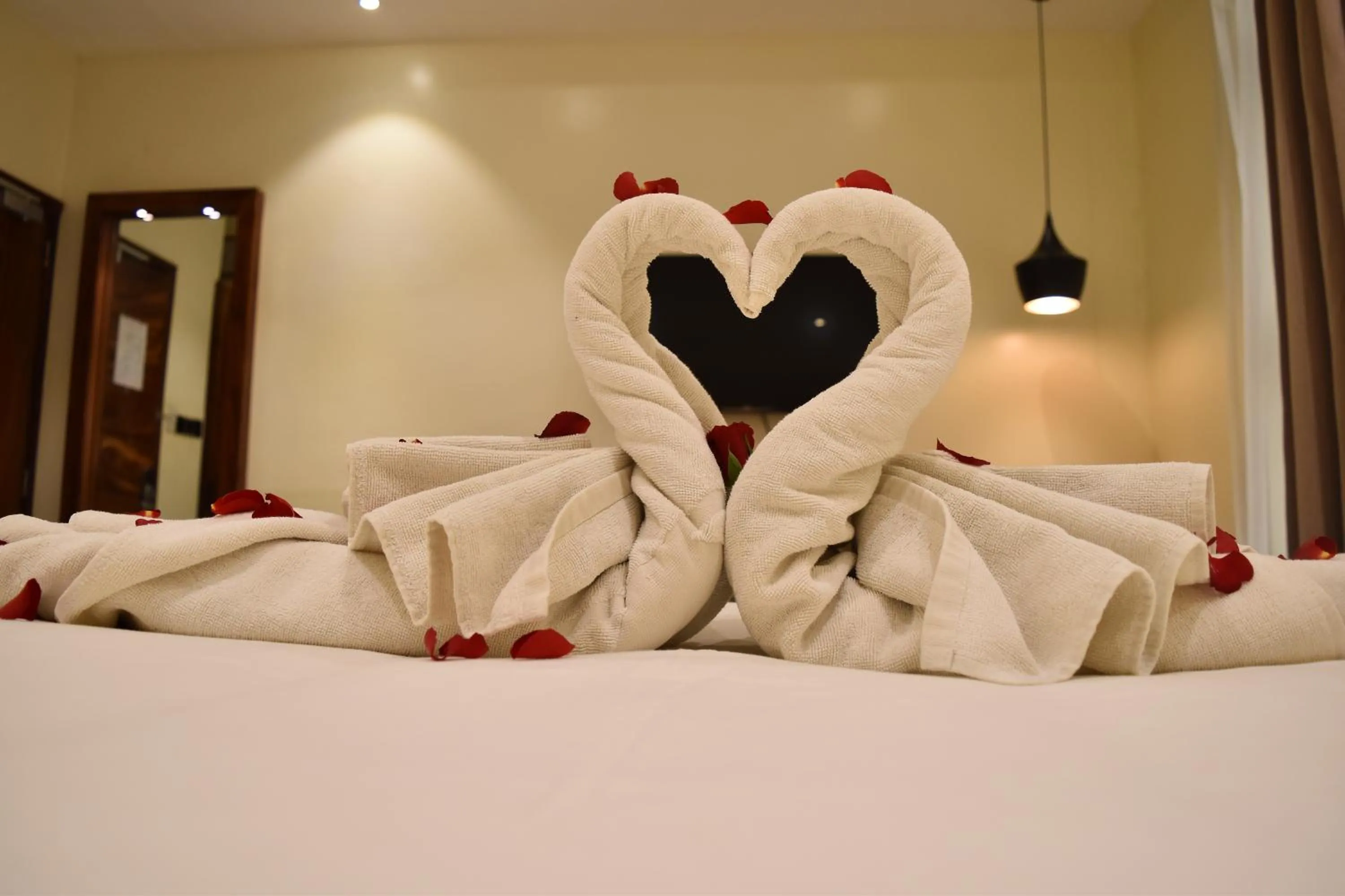wedding, Bed in Millennium Terrace Hotel