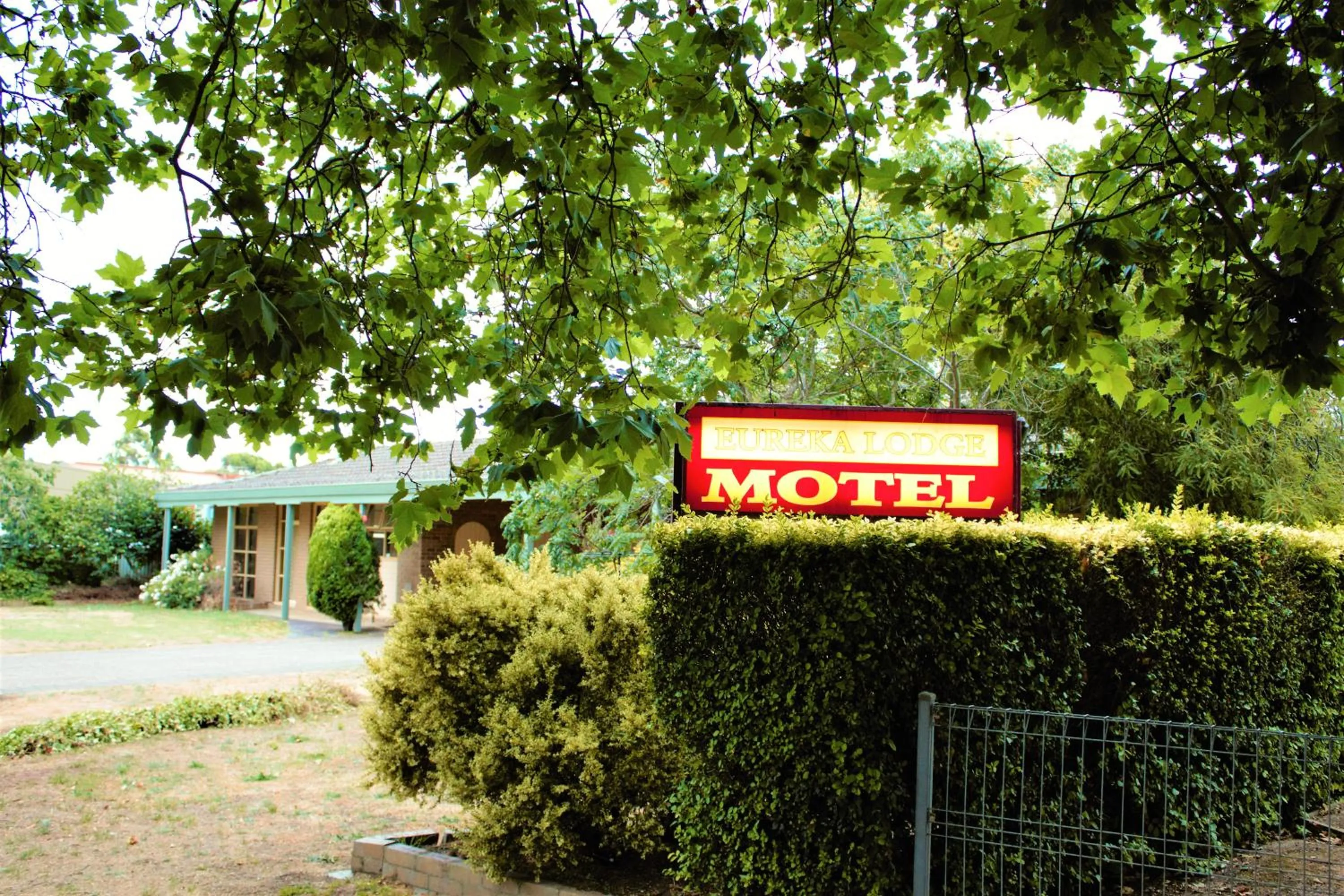 Property logo or sign in Ballarat Eureka Lodge Motel