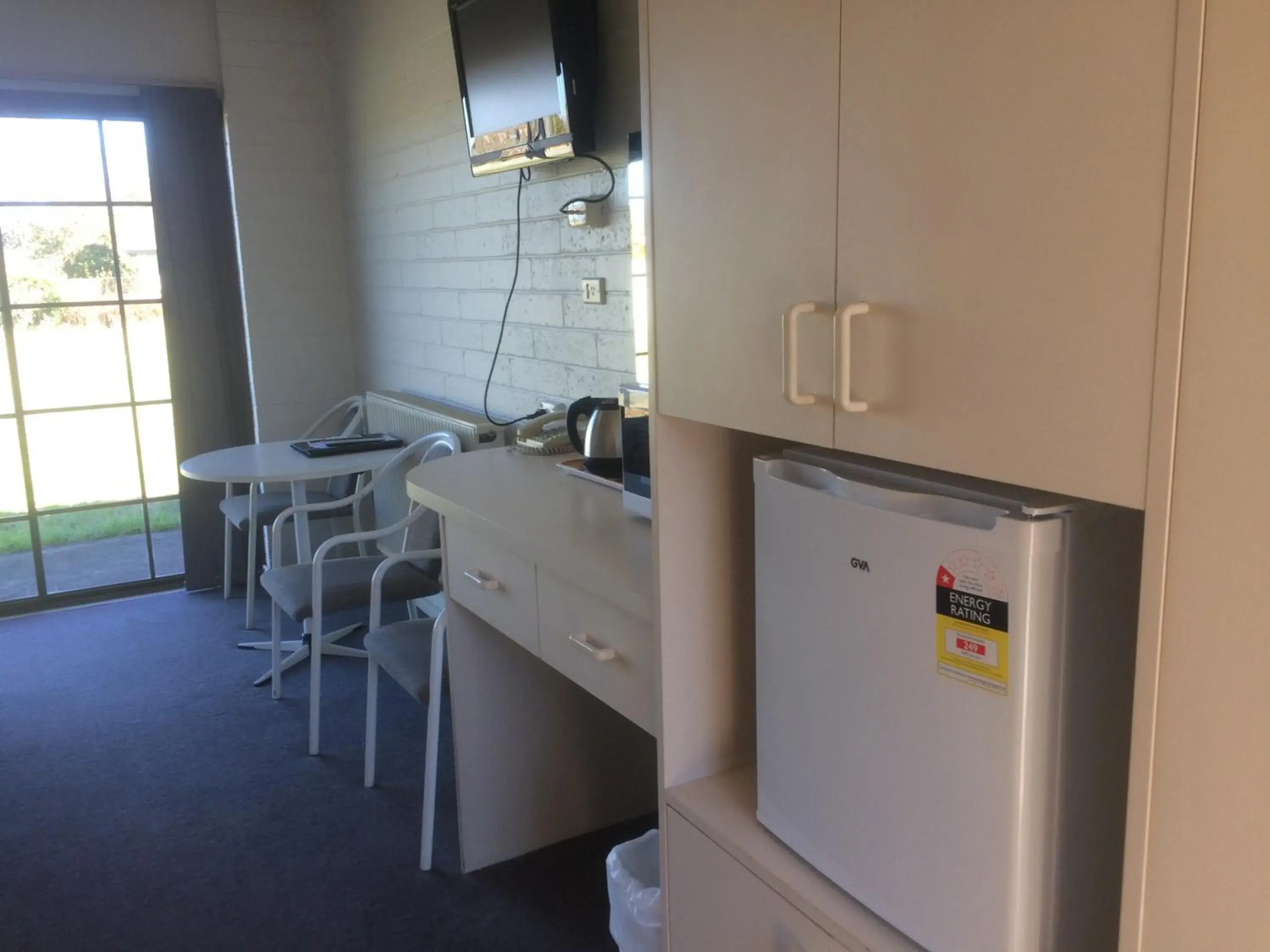 Standard Twin Room in Ambassador Motor Inn Standard Twin Room in Ambassador Motor Inn