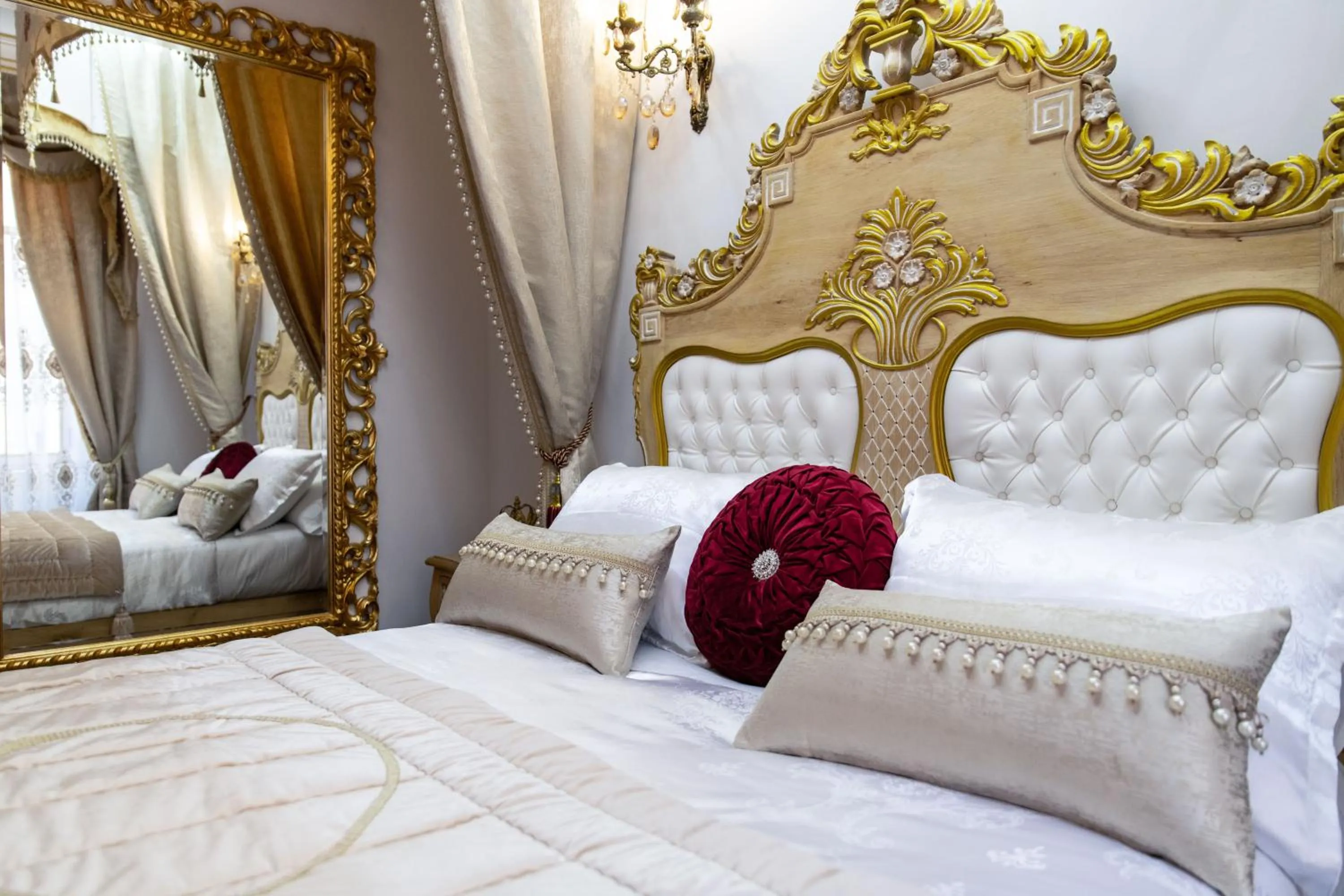 Bed in Suite Royale Maison de l'église du couvent