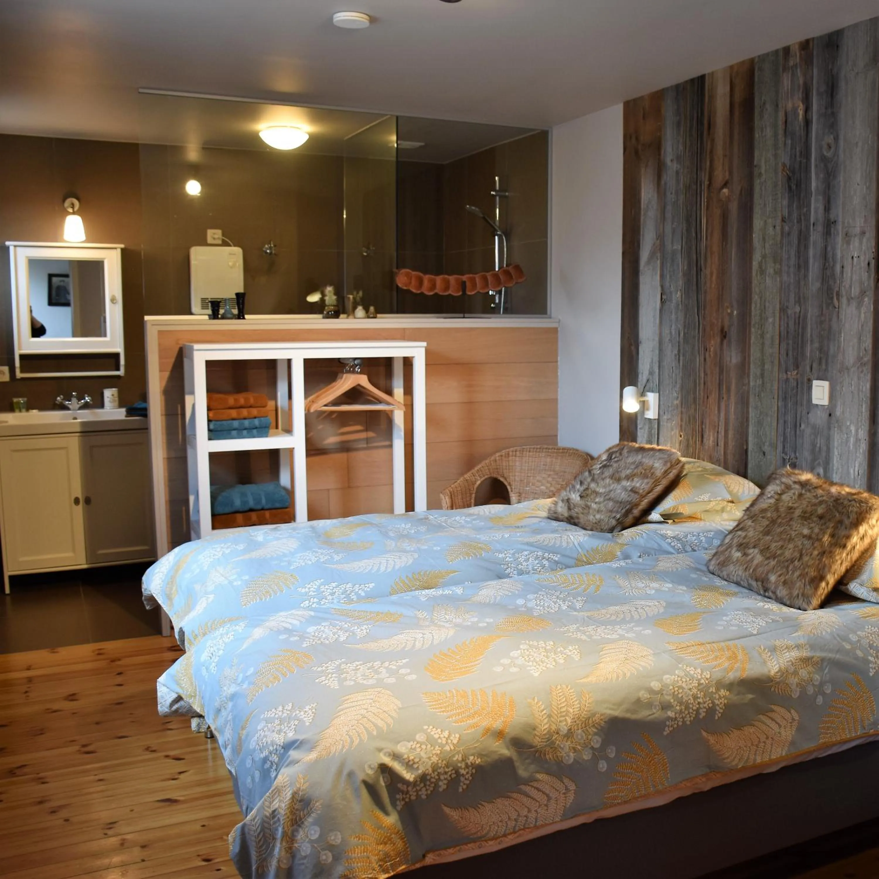 Bed in B&B Stefans Pottery