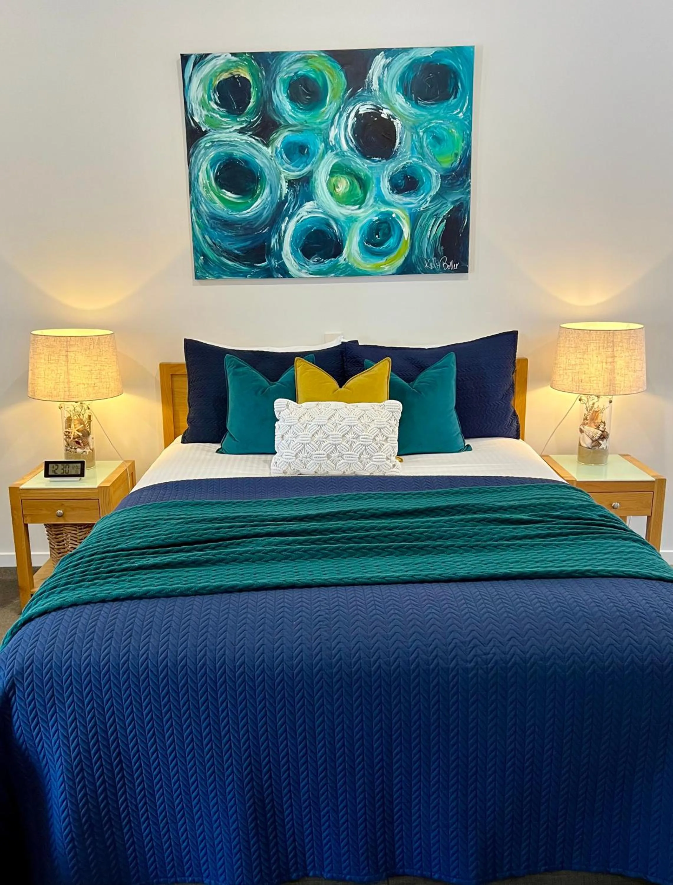 Bed in Coastal Waters Motor Inn