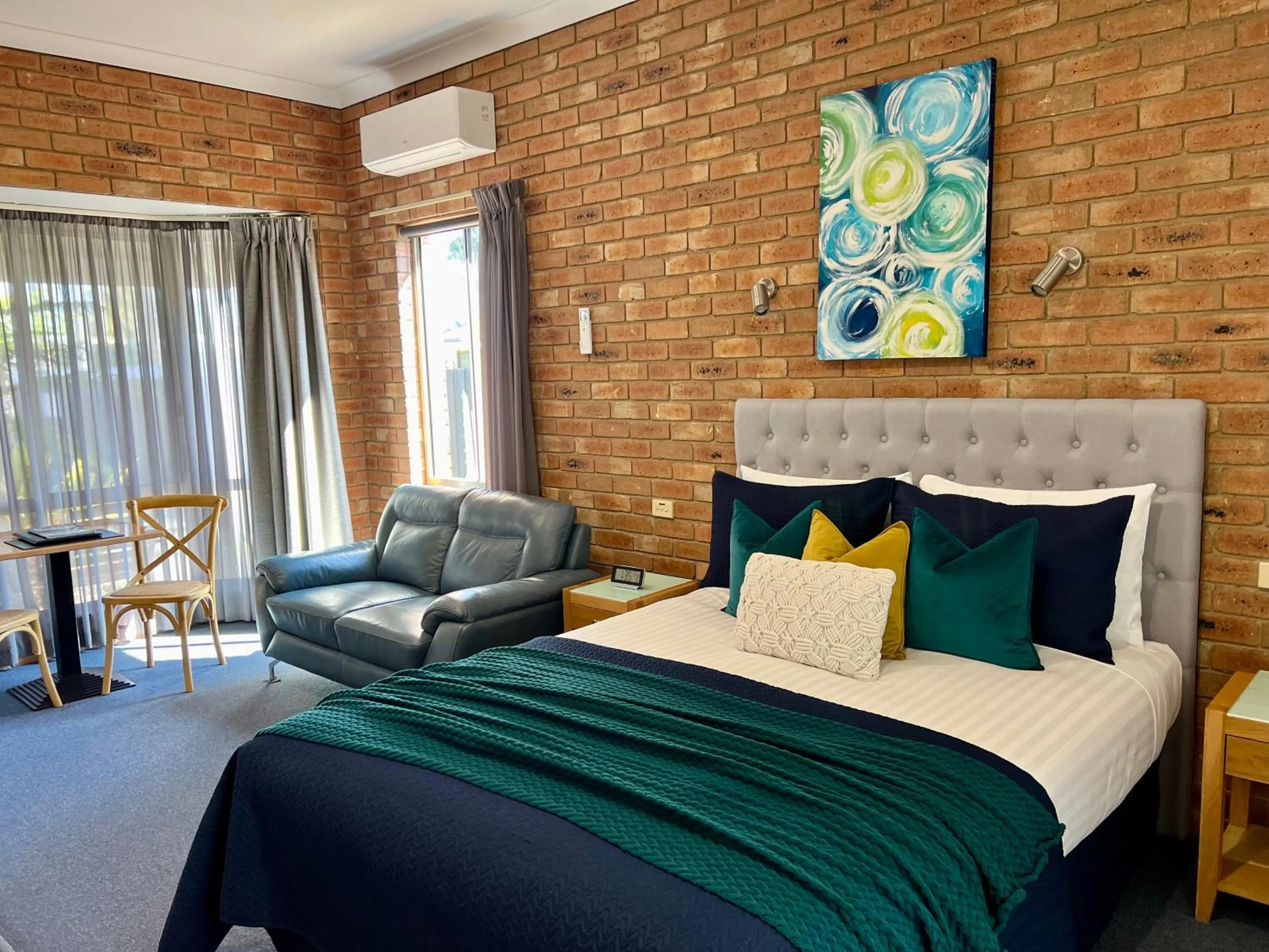 Superior Queen Room in Coastal Waters Motor Inn