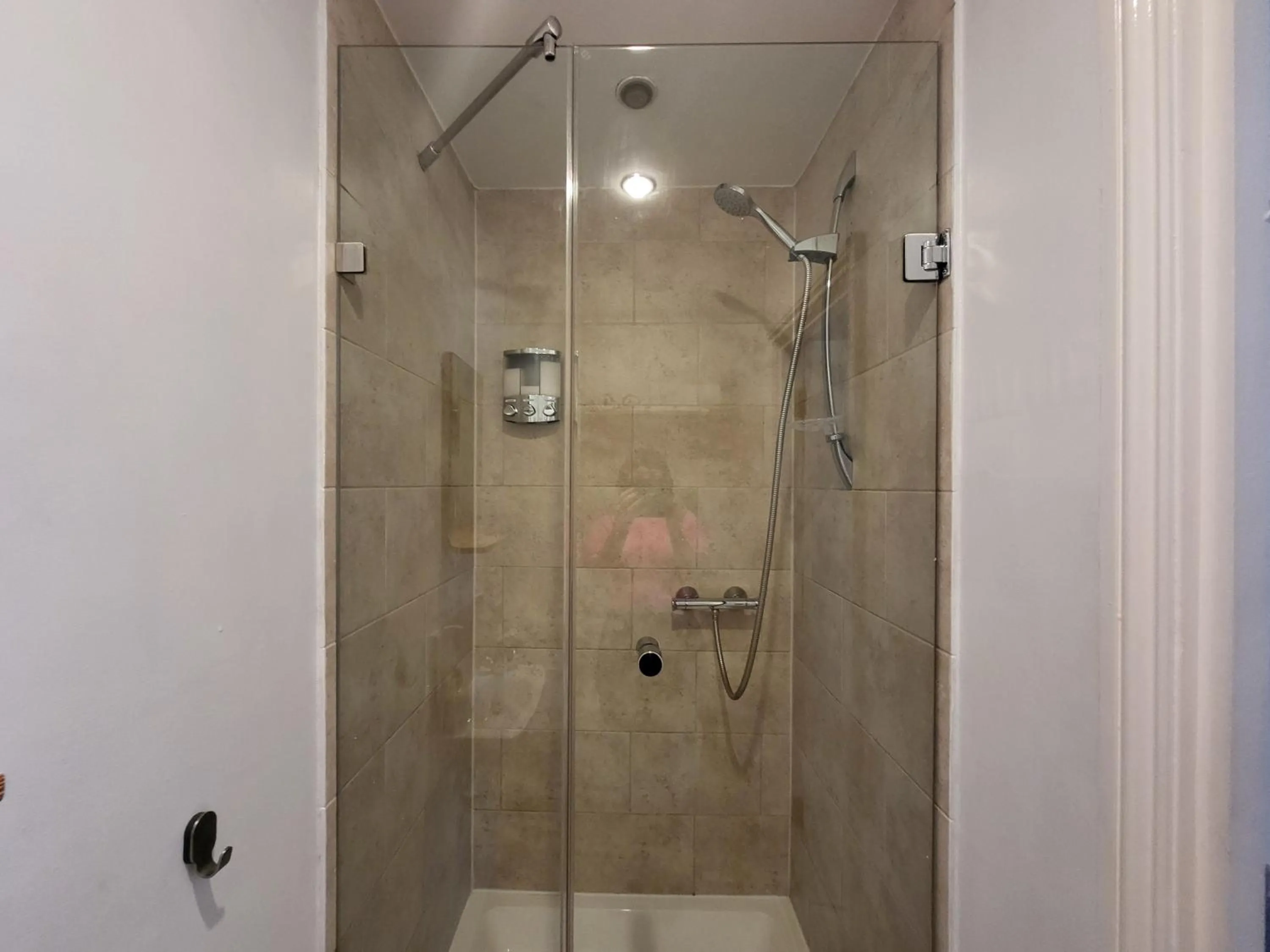 Shower in Saltwater Guest House