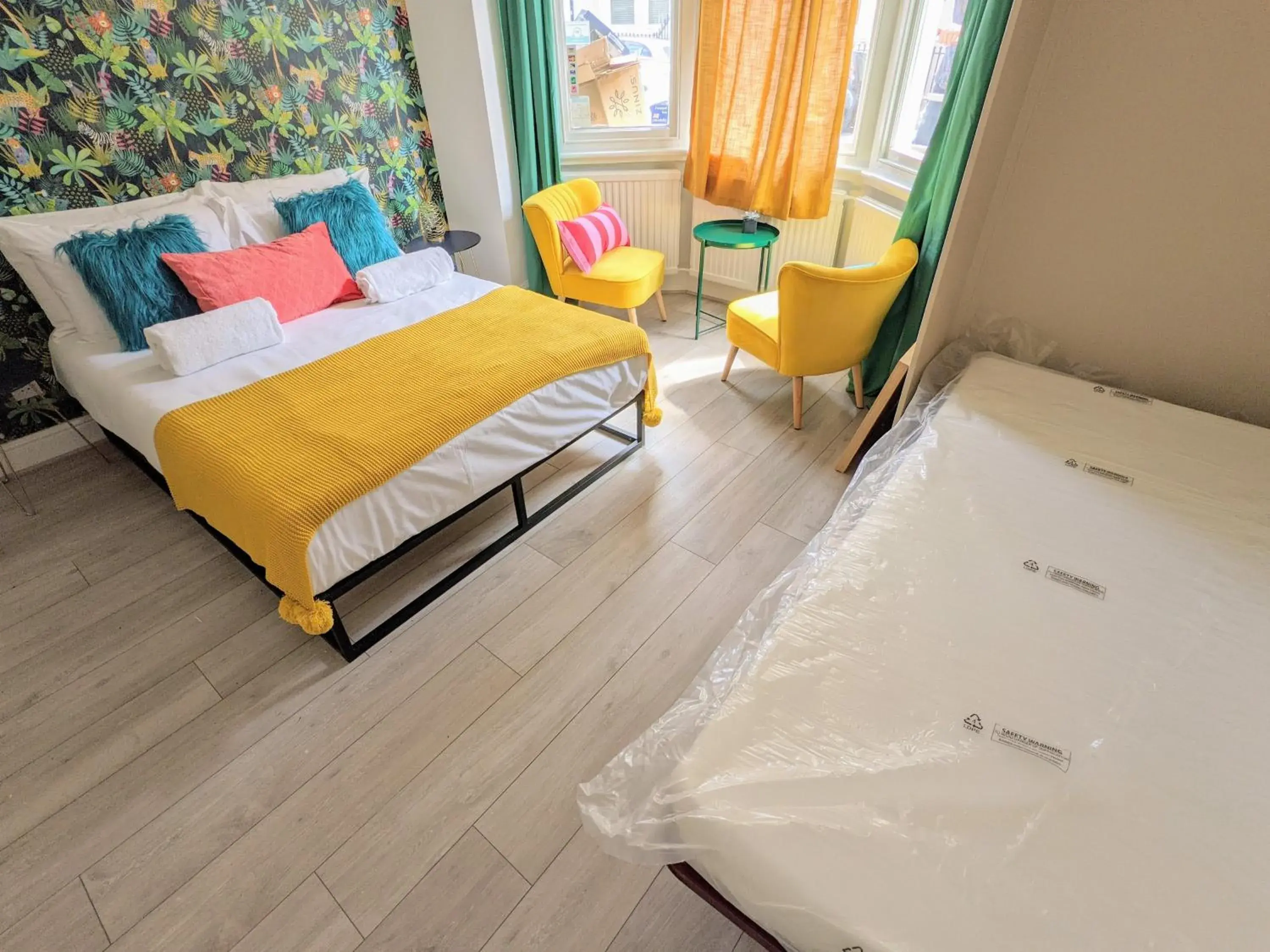 Deluxe Double Room with Extra Bed in Saltwater Guest House Deluxe Double Room with Extra Bed in Saltwater Guest House