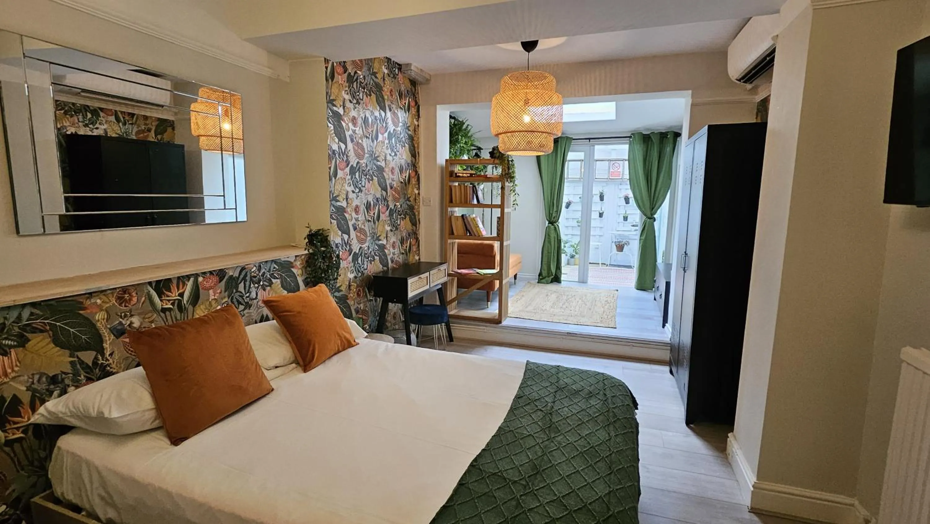 Bed in Saltwater Guest House