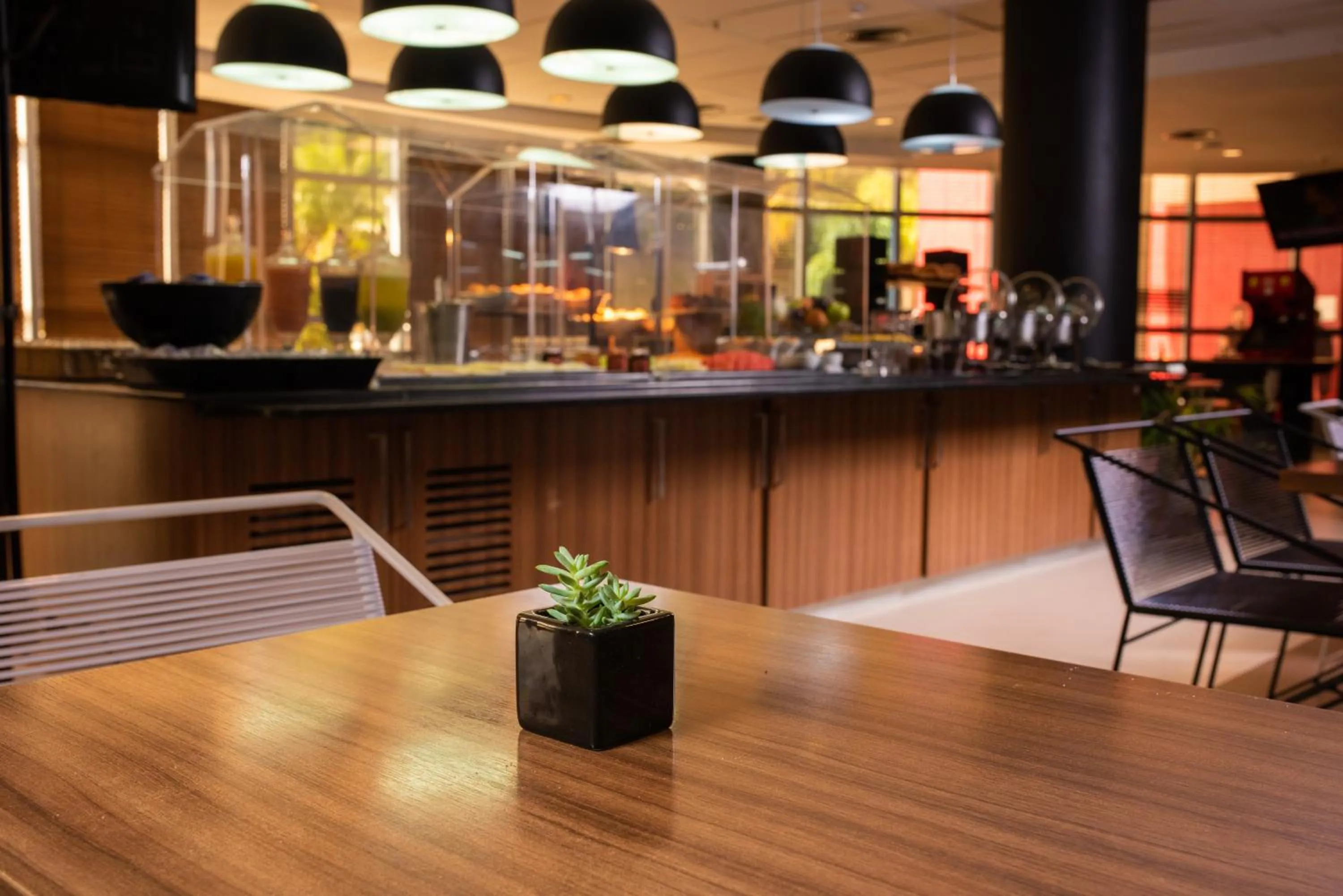 Restaurant/places to eat in ibis Betim