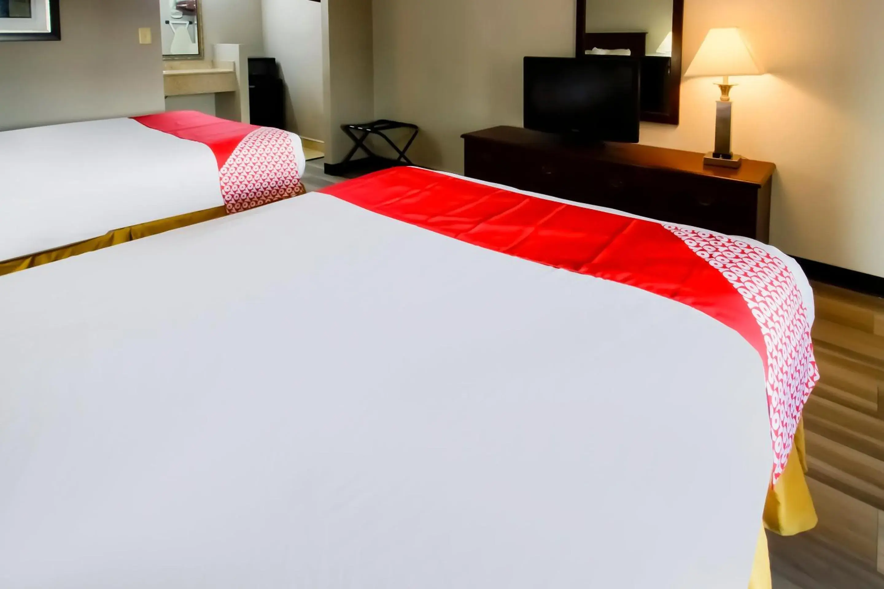 2 Queen Bed Smoking in Cypress Inn & Suites Washington by OYO 2 Queen Bed Smoking in Cypress Inn & Suites Washington by OYO