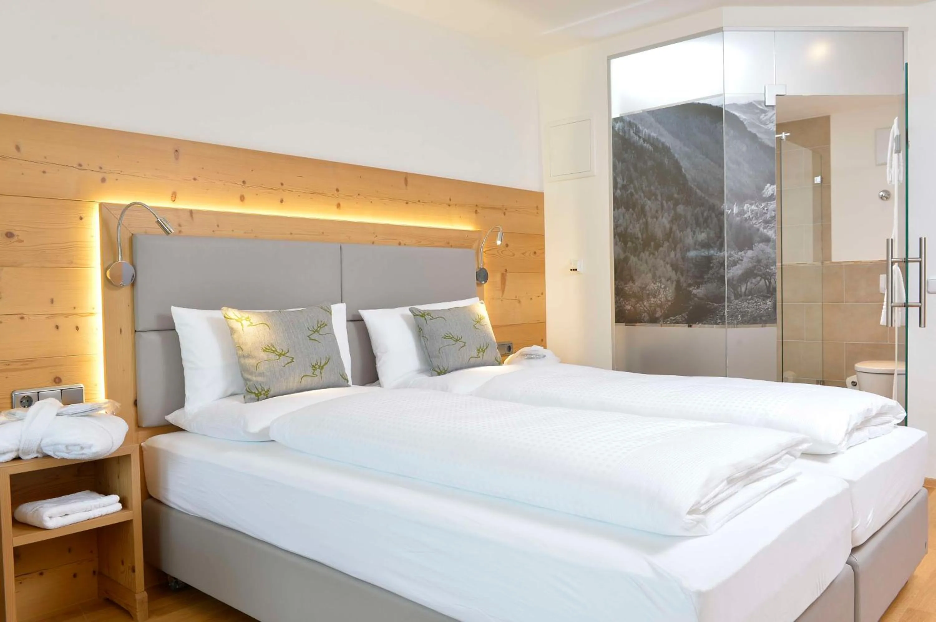 Bedroom, Bed in Alpenhof Oberstdorf Hotel & SPA, Signature Collection by BW